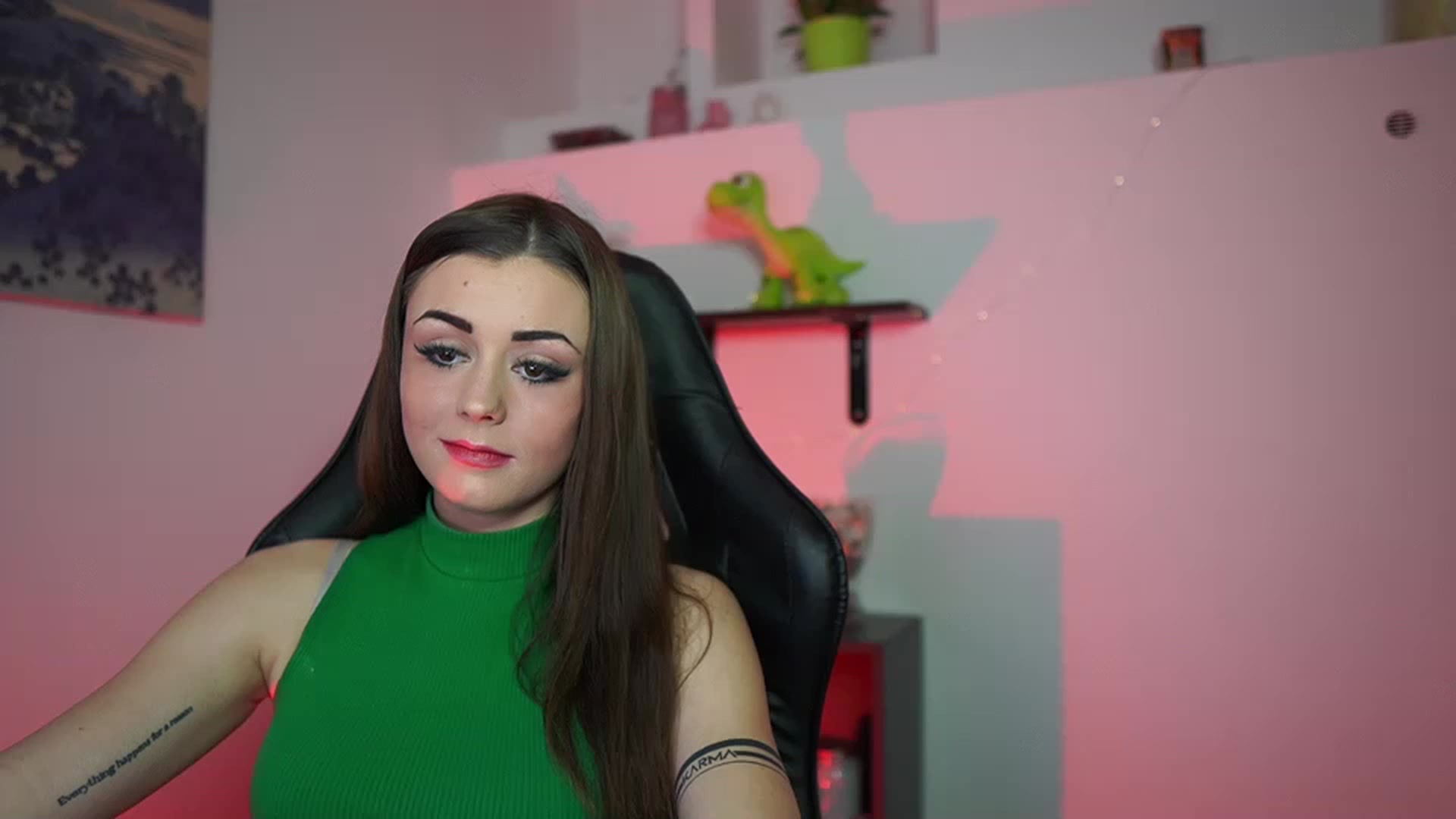 Gallery image thumbnail from Sunny__Leone_'s myfreecams stream on, 03/11/2023, 22:34 image 1 of 20