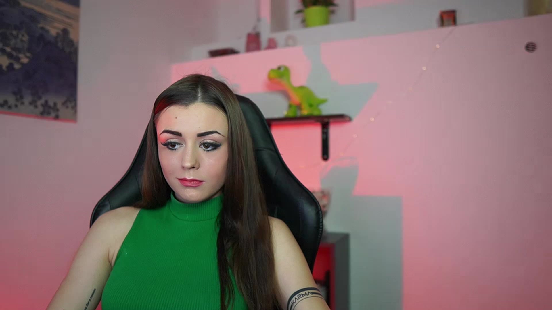 Gallery image thumbnail from Sunny__Leone_'s myfreecams stream on, 03/11/2023, 22:34 image 6 of 20