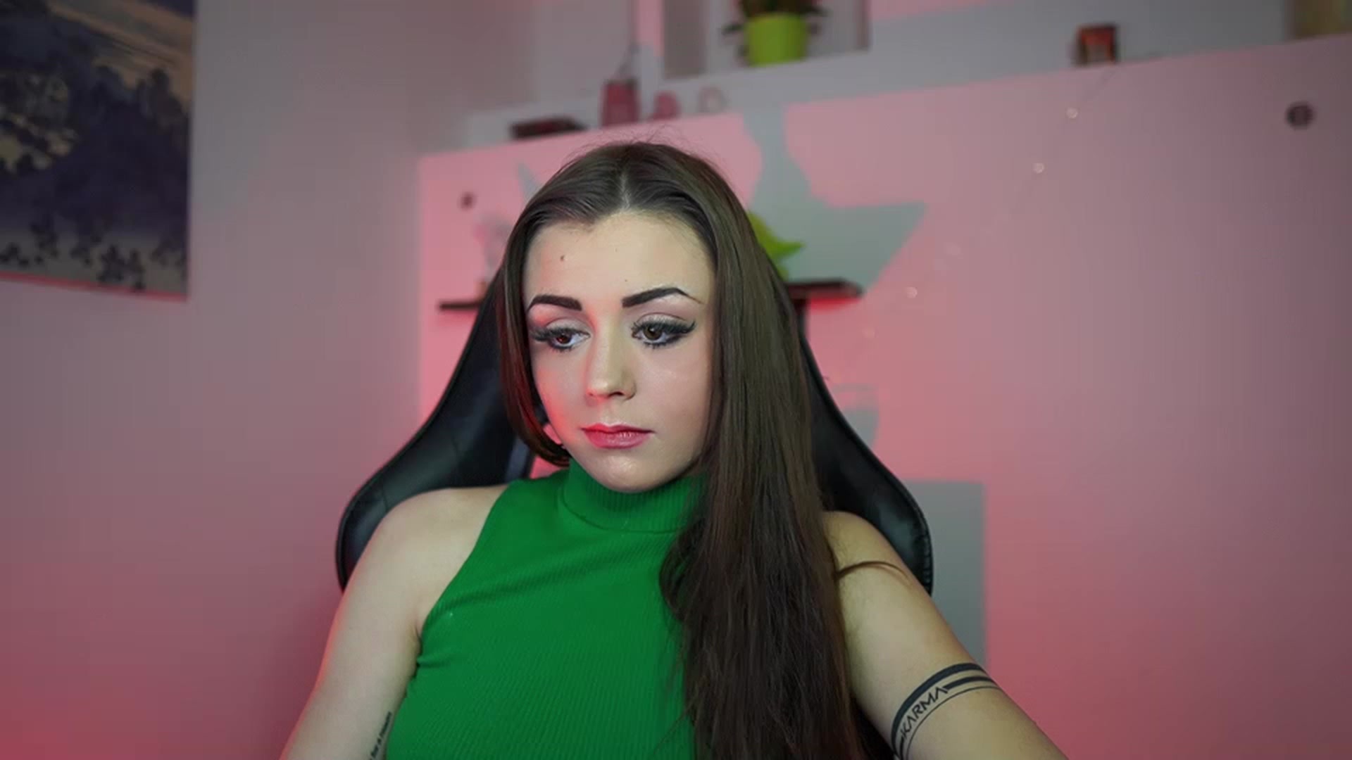 Gallery image thumbnail from Sunny__Leone_'s myfreecams stream on, 03/11/2023, 22:34 image 20 of 20