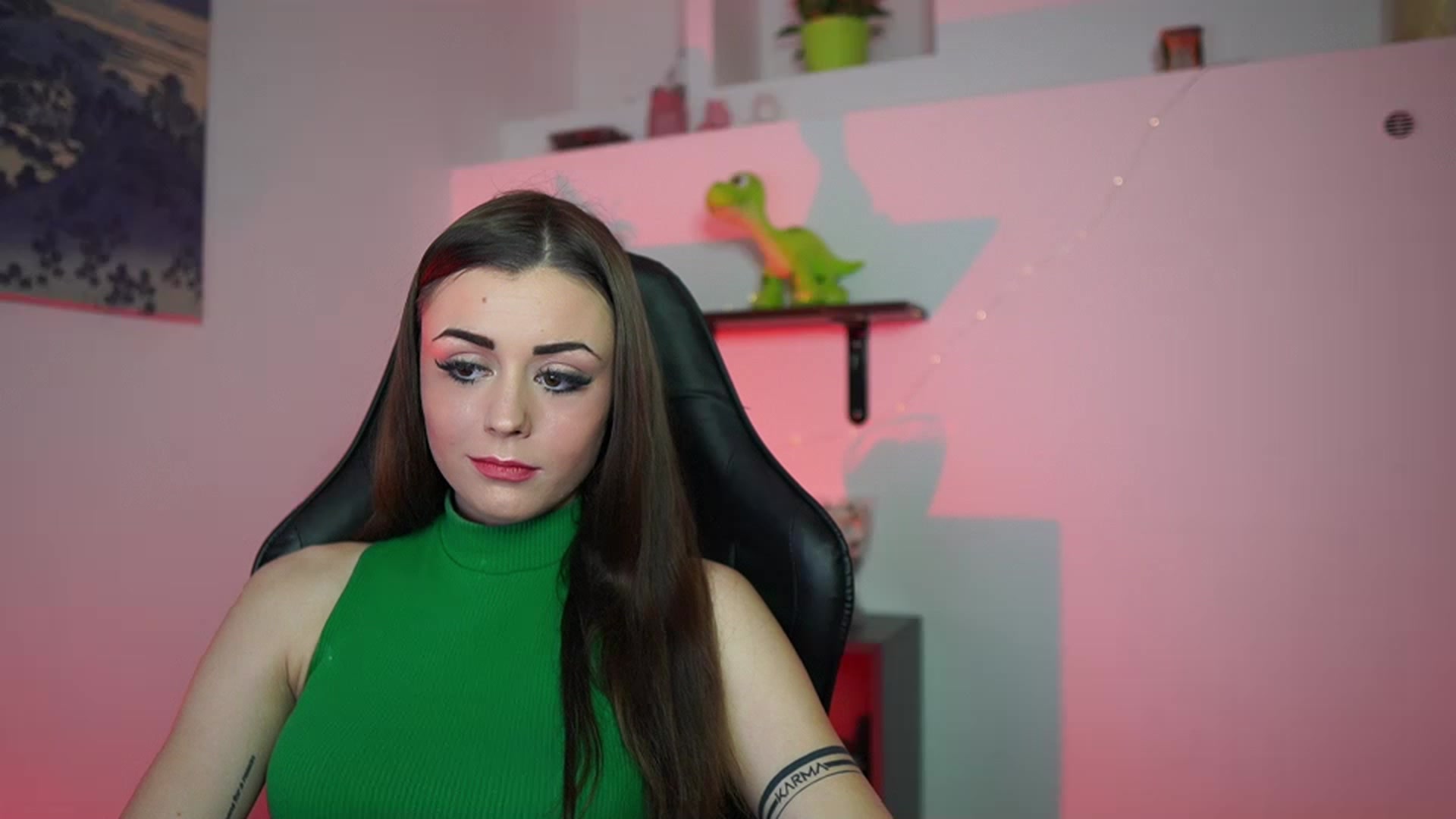 Gallery image thumbnail from Sunny__Leone_'s myfreecams stream on, 03/11/2023, 22:34 image 5 of 20