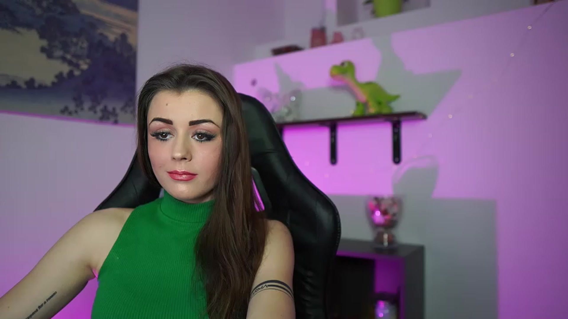 Gallery image thumbnail from Sunny__Leone_'s myfreecams stream on, 03/13/2023, 20:08 image 5 of 20