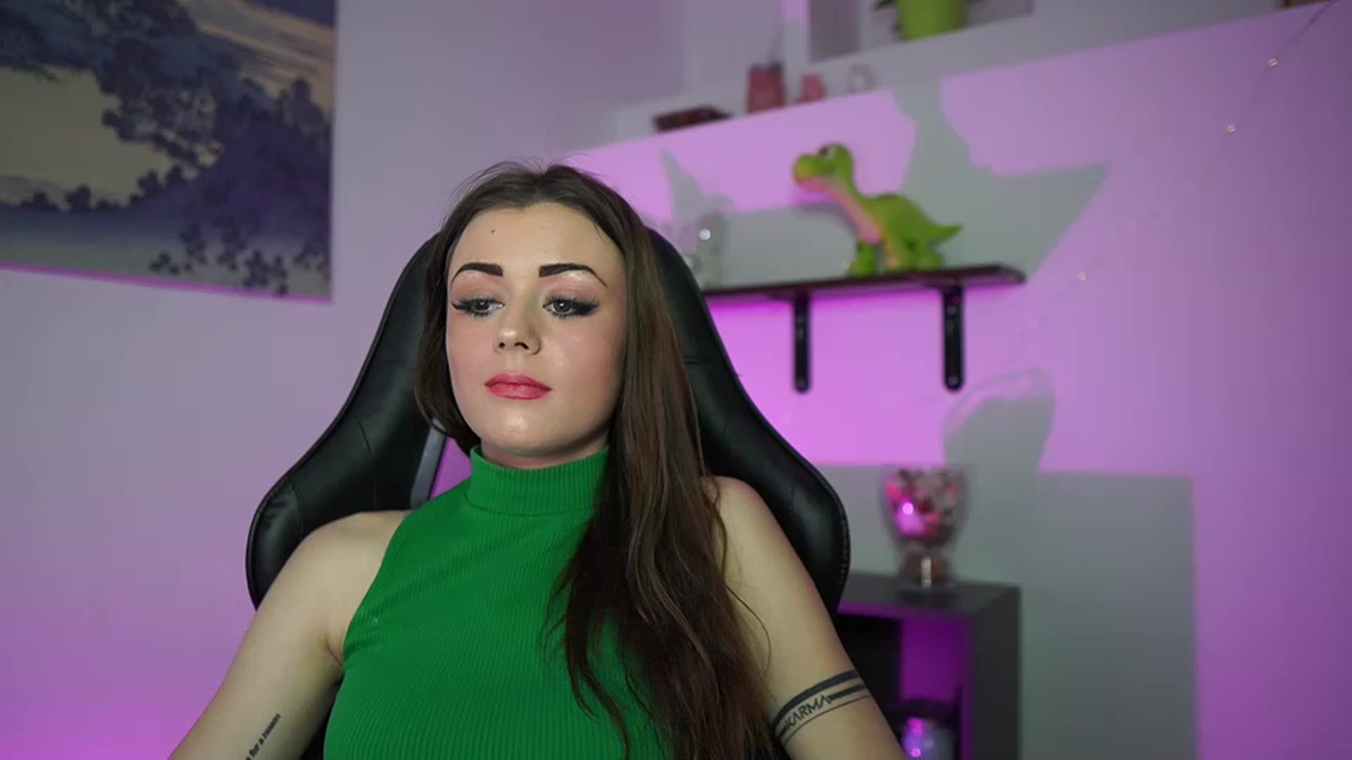 Gallery image thumbnail from Sunny__Leone_'s myfreecams stream on, 03/14/2023, 24:15 image 8 of 20