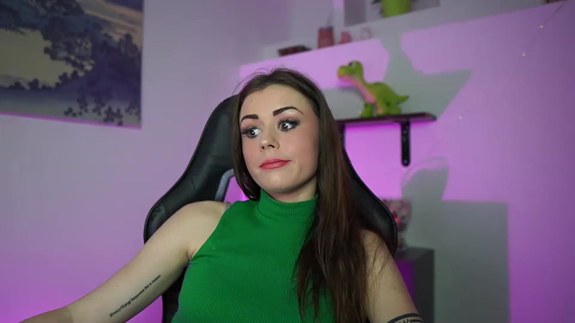 Gallery image thumbnail from Sunny__Leone_'s myfreecams stream on, 03/14/2023, 24:15 image 20 of 20