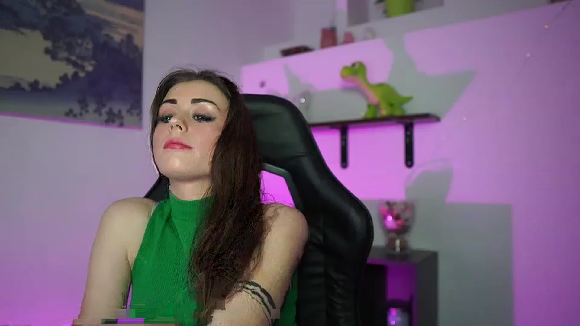 Gallery image thumbnail from Sunny__Leone_'s myfreecams stream on, 03/14/2023, 24:15 image 15 of 20