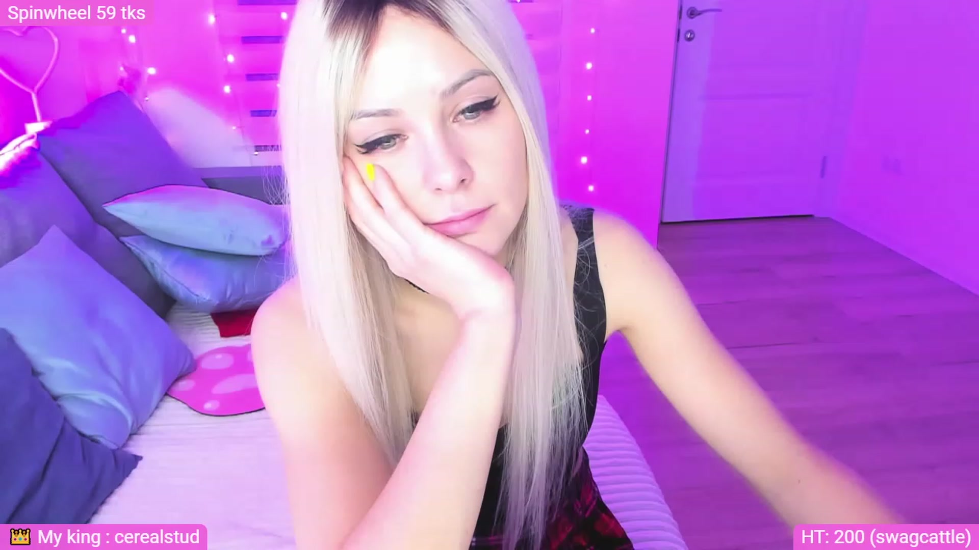 Gallery image thumbnail from Sunny__Sweet's myfreecams stream on, 12/19/2022, 06:47 image 9 of 20