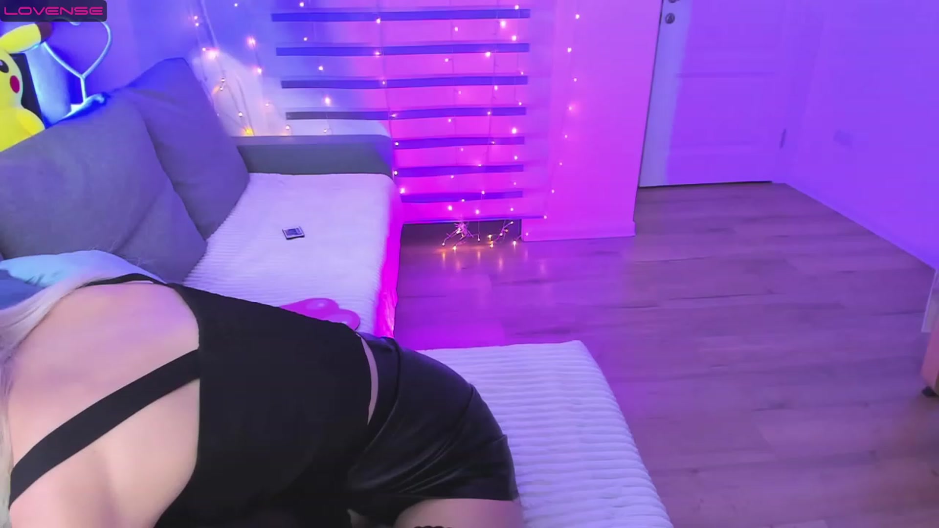 Gallery image thumbnail from Sunny__Sweet's myfreecams stream on, 02/08/2023, 04:43 image 6 of 20