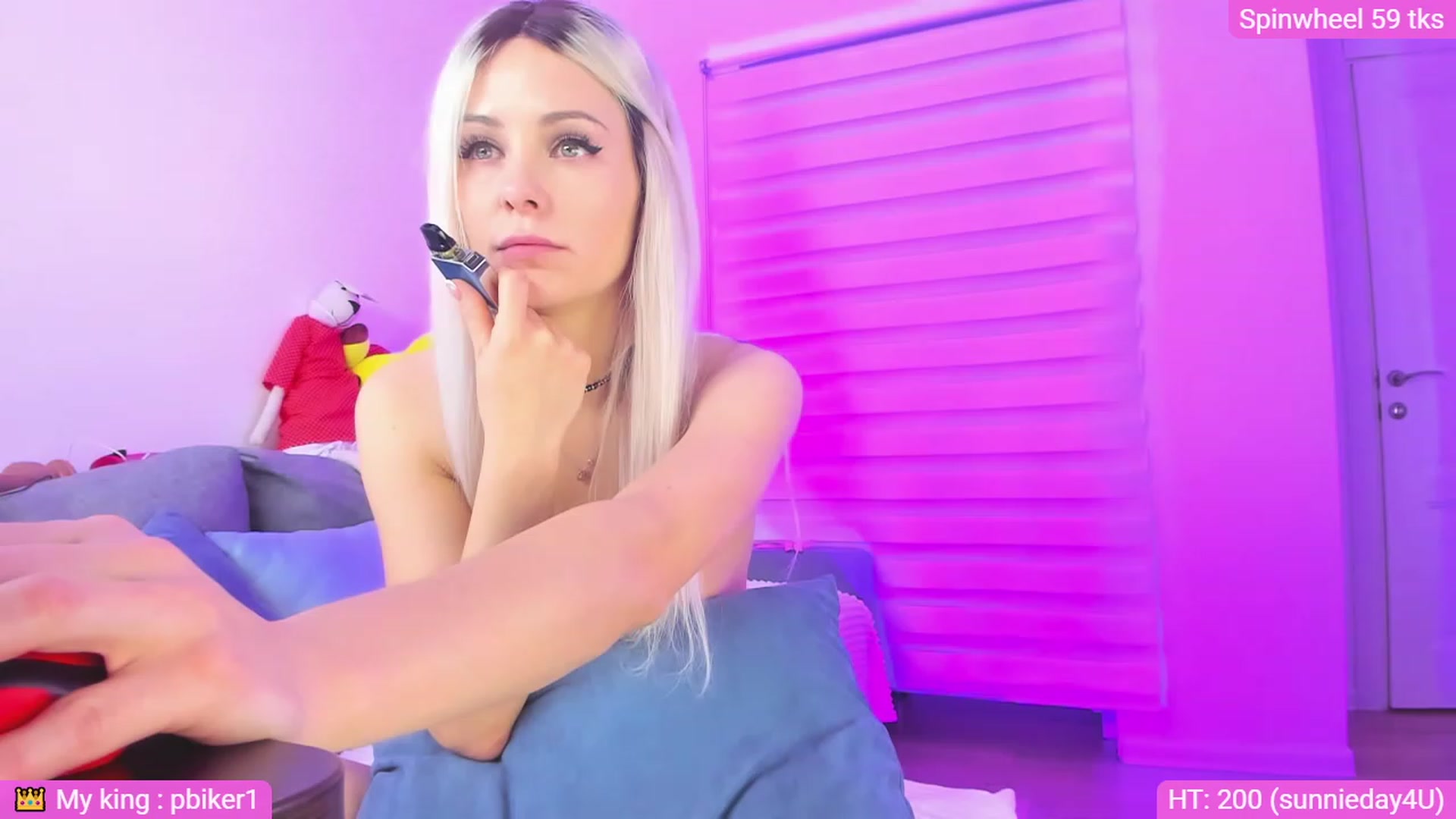 Gallery image thumbnail from Sunny__Sweet's myfreecams stream on, 05/03/2023, 08:49 image 11 of 20