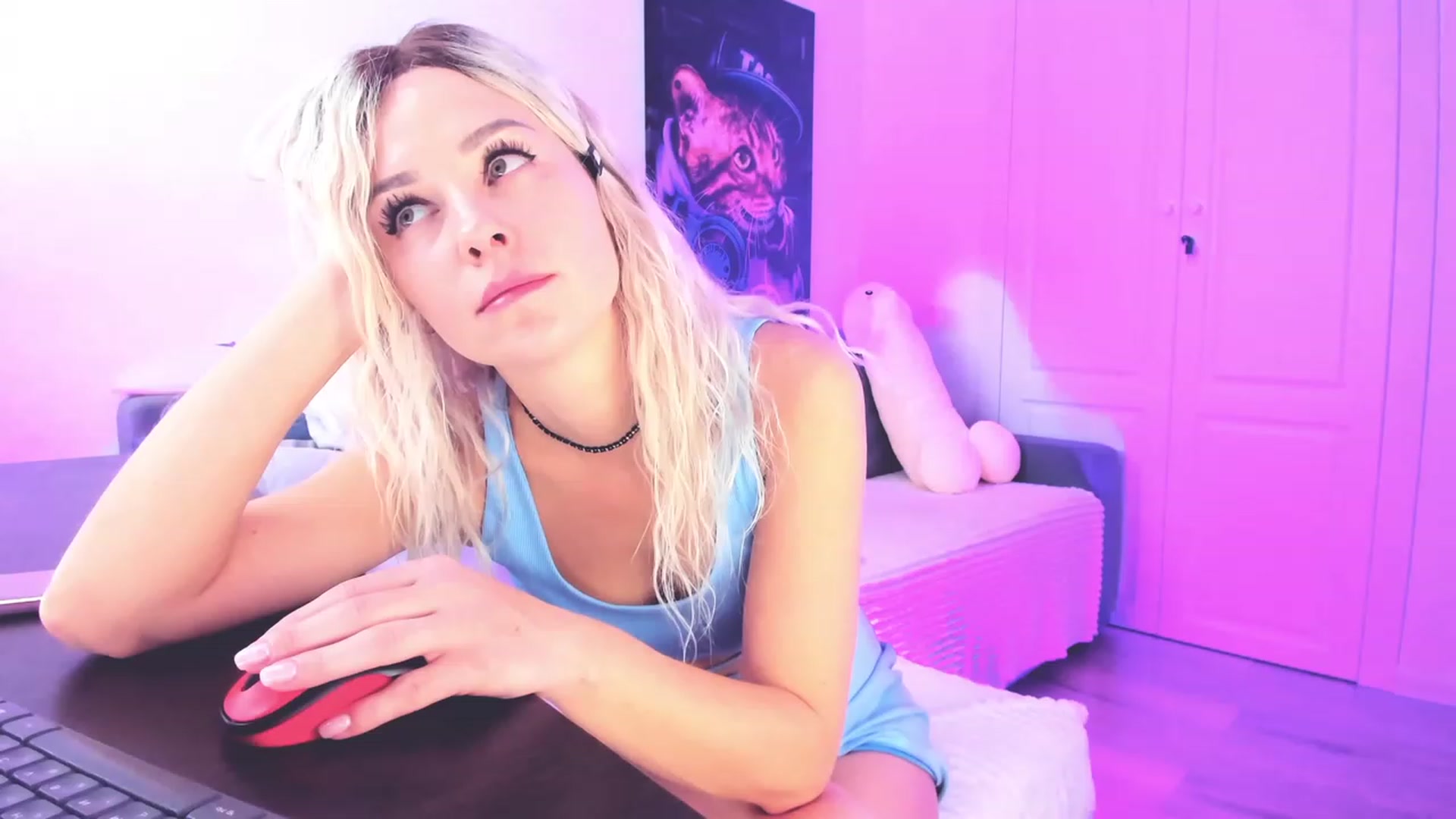 Gallery image thumbnail from Sunny__Sweet's myfreecams stream on, 12/21/2023, 07:31 image 9 of 20