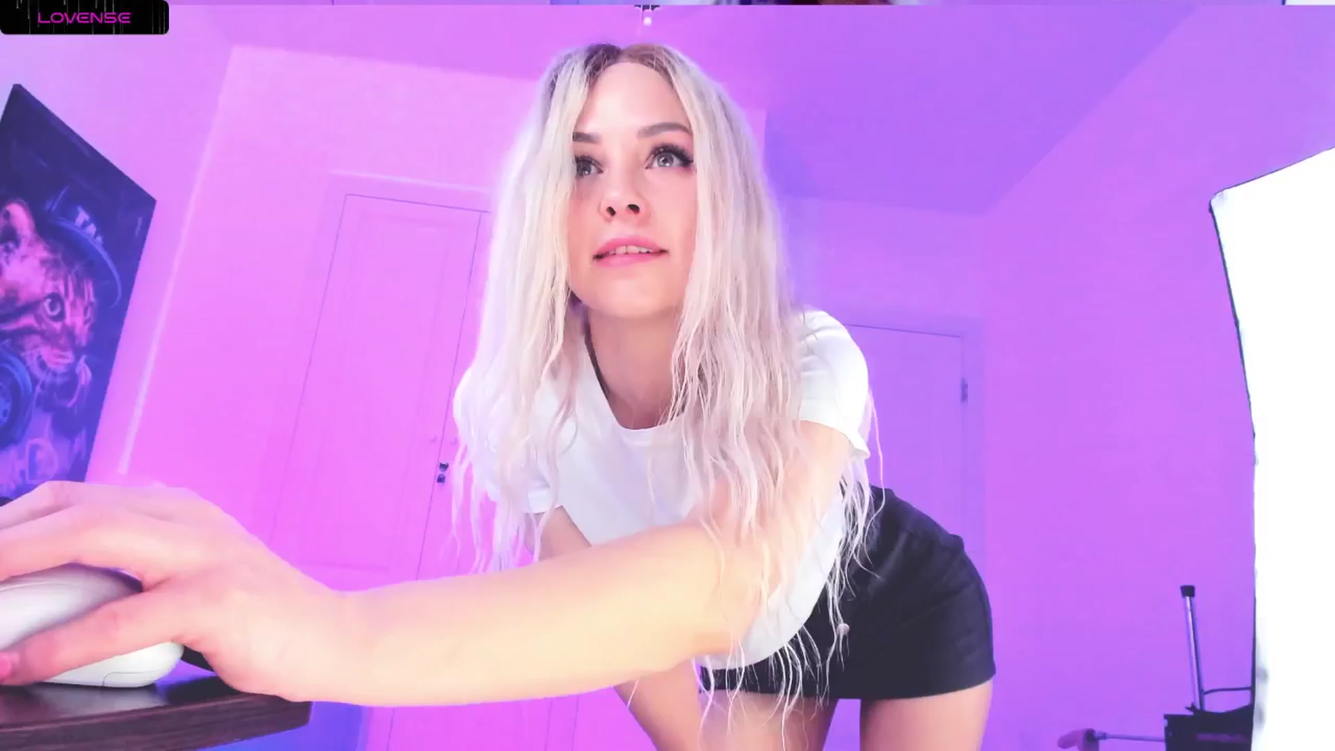 Gallery image thumbnail from Sunny__Sweet's myfreecams stream on, 05/15/2024, 03:36 image 6 of 20