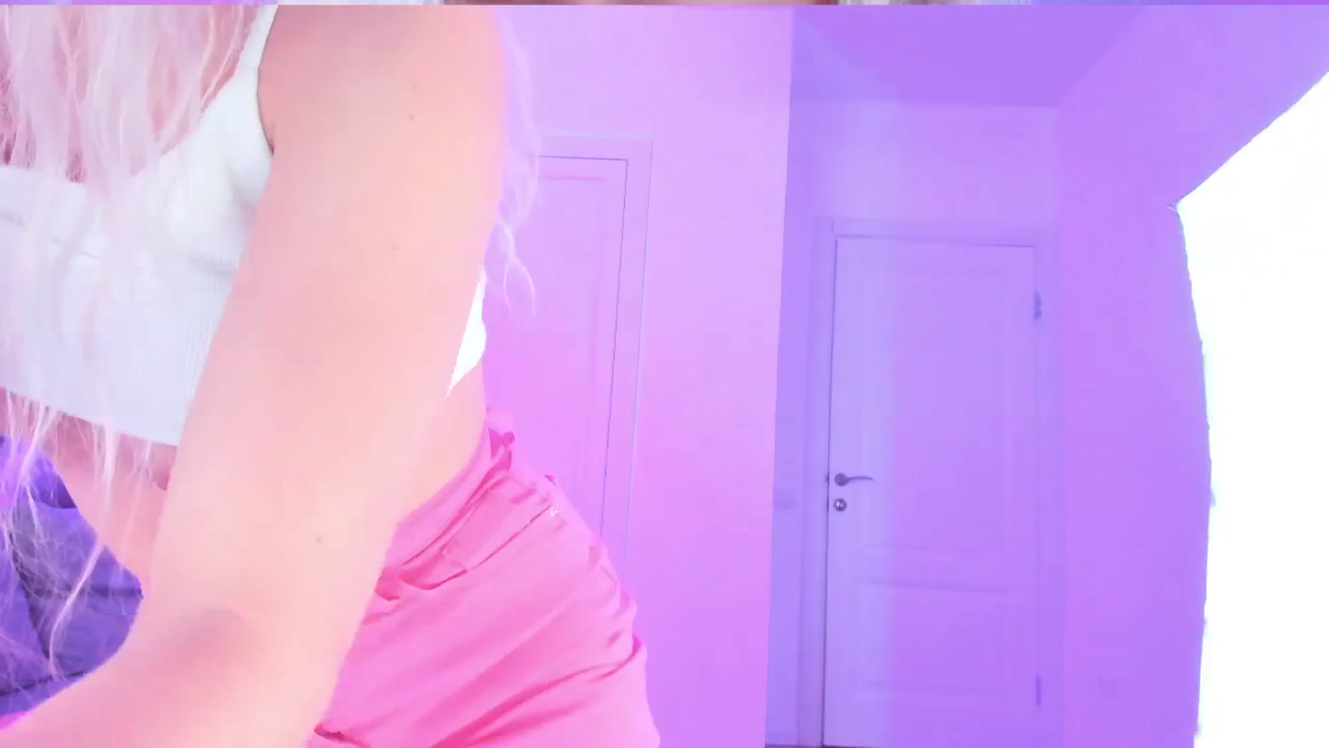 Gallery image thumbnail from Sunny__Sweet's myfreecams stream on, 06/03/2024, 06:01 image 4 of 20