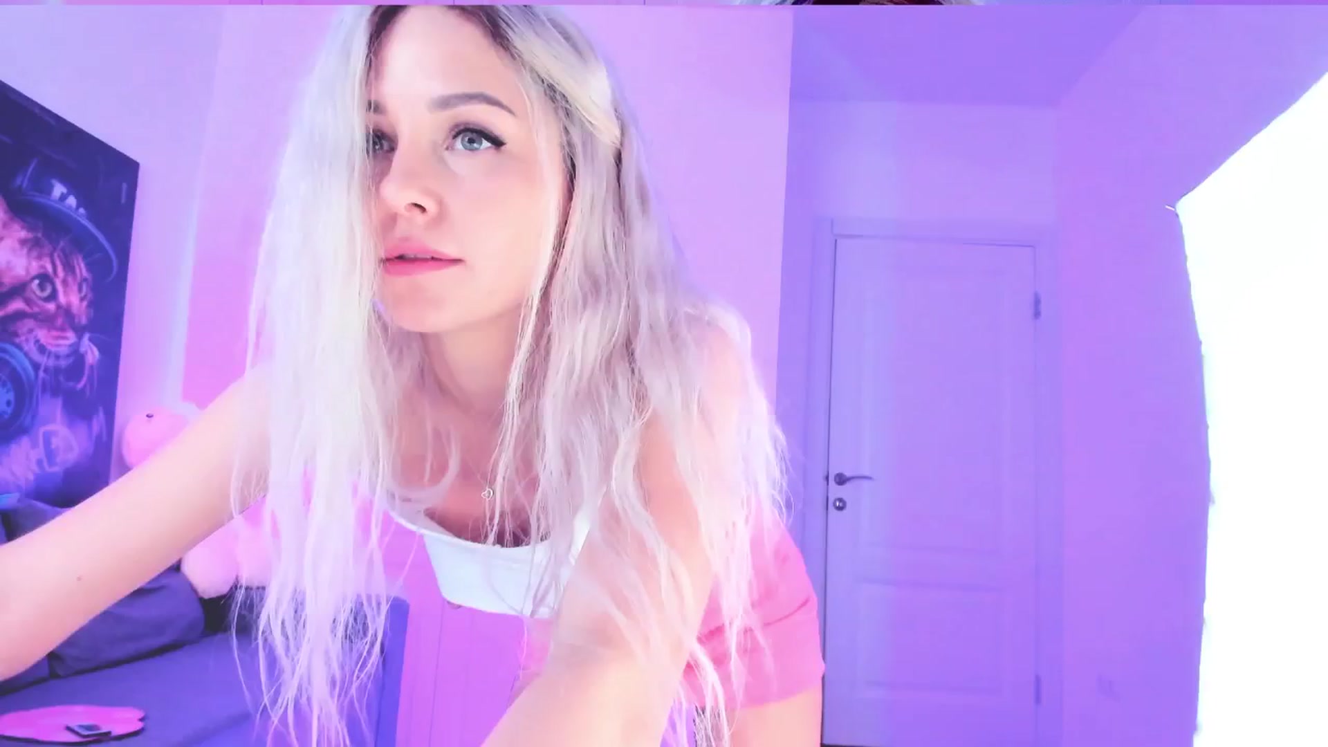 Gallery image thumbnail from Sunny__Sweet's myfreecams stream on, 06/03/2024, 06:01 image 1 of 20