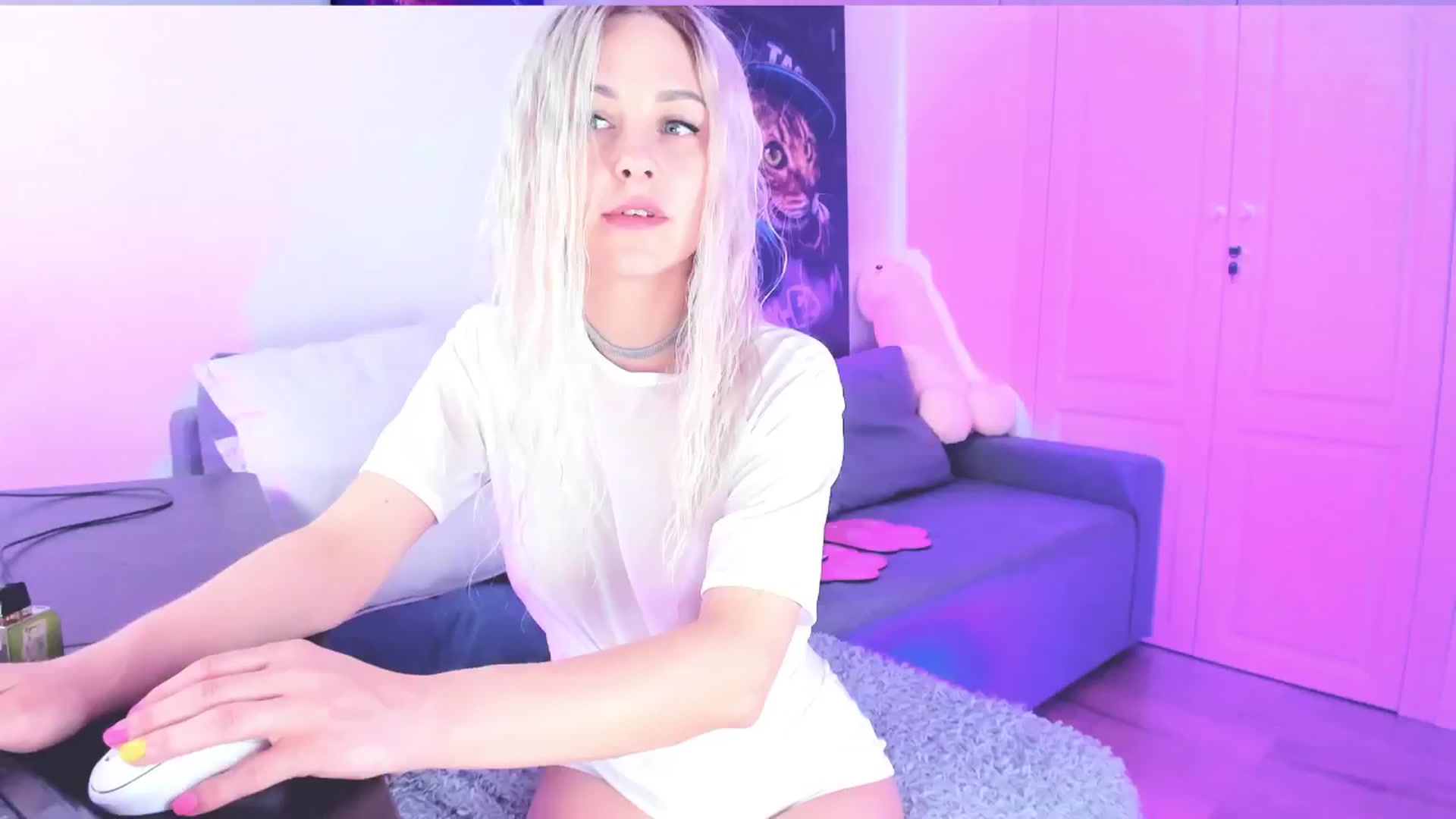 Gallery image thumbnail from Sunny__Sweet's myfreecams stream on, 06/17/2024, 03:58 image 18 of 20