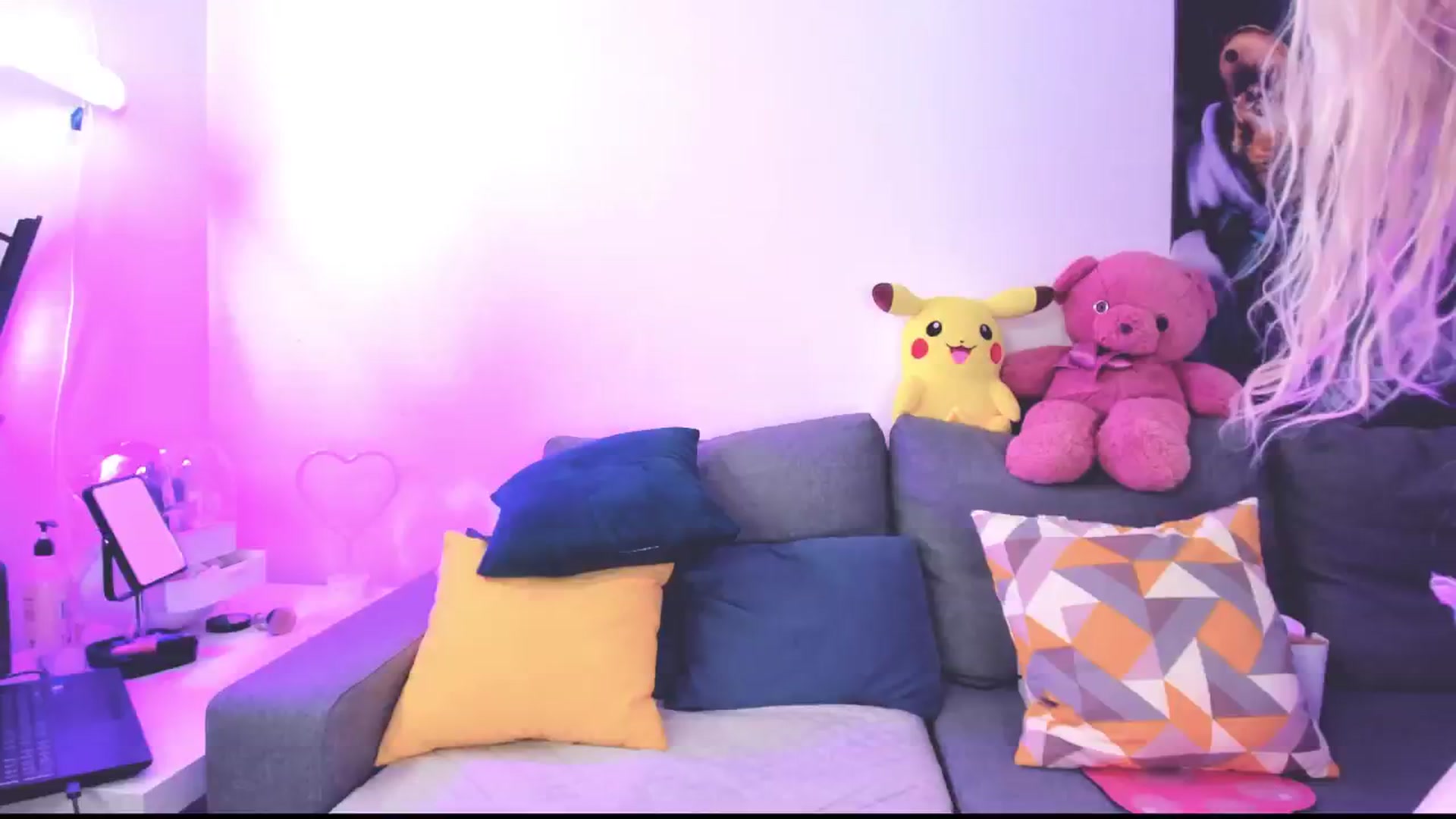 Gallery image thumbnail from Sunny__Sweet's myfreecams stream on, 10/04/2024, 05:37 image 3 of 20