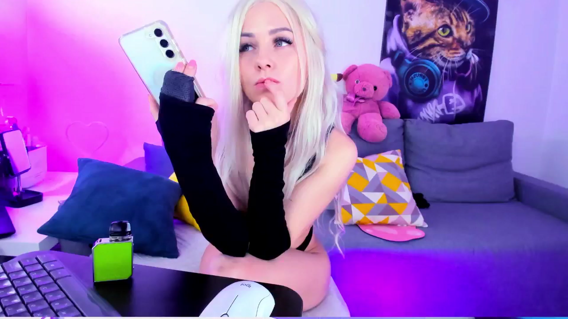 Gallery image thumbnail from Sunny__Sweet's myfreecams stream on, 10/15/2024, 05:33 image 18 of 20