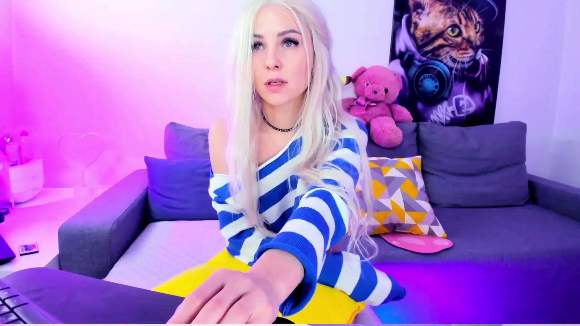 Gallery image thumbnail from Sunny__Sweet's myfreecams stream on, 10/16/2024, 04:42 image 3 of 20