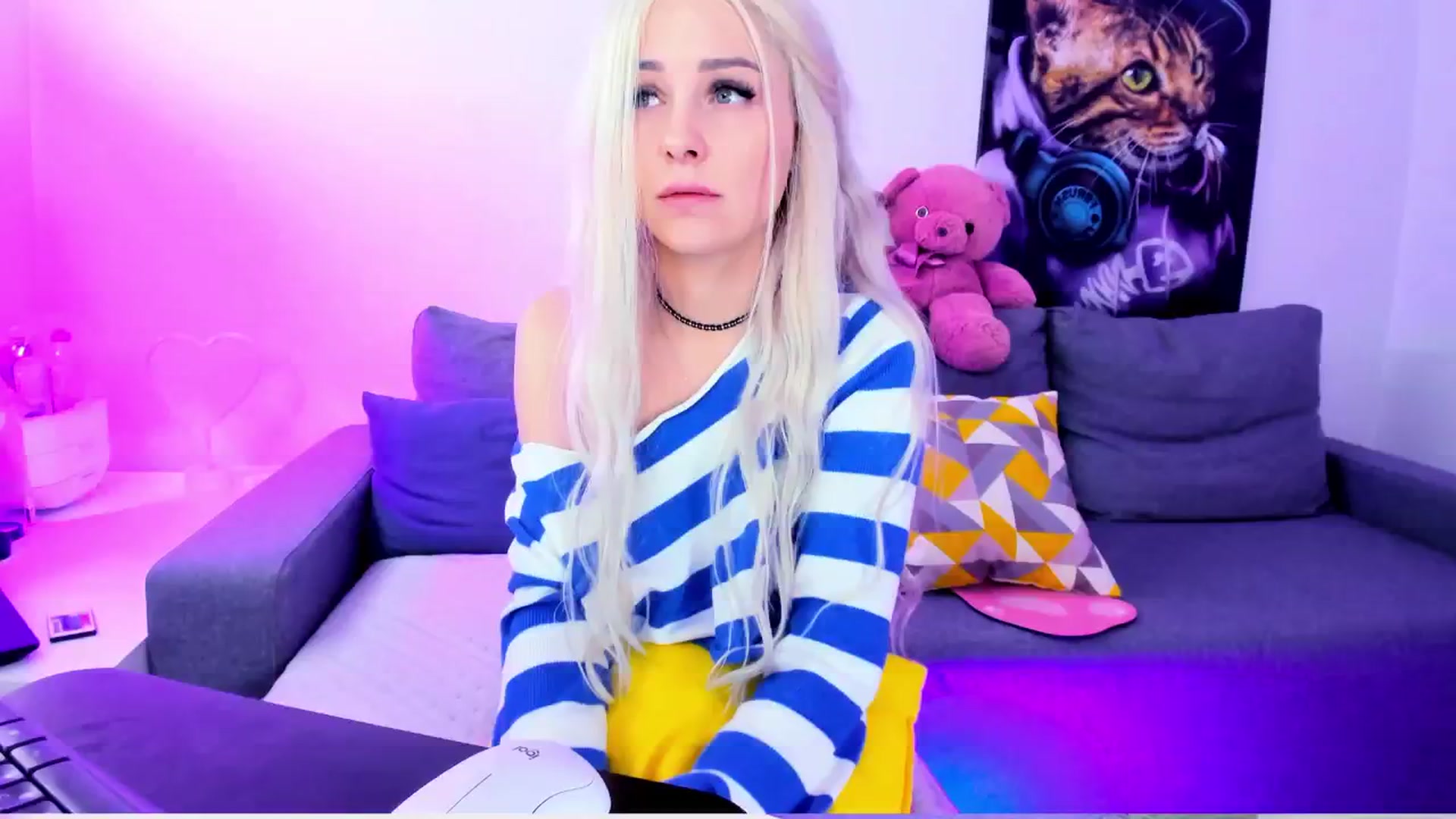 Gallery image thumbnail from Sunny__Sweet's myfreecams stream on, 10/16/2024, 04:42 image 4 of 20