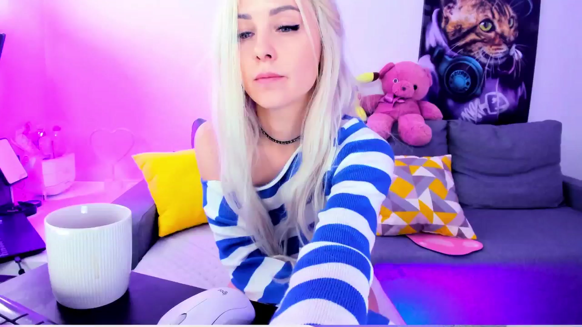 Gallery image thumbnail from Sunny__Sweet's myfreecams stream on, 10/16/2024, 04:42 image 12 of 20