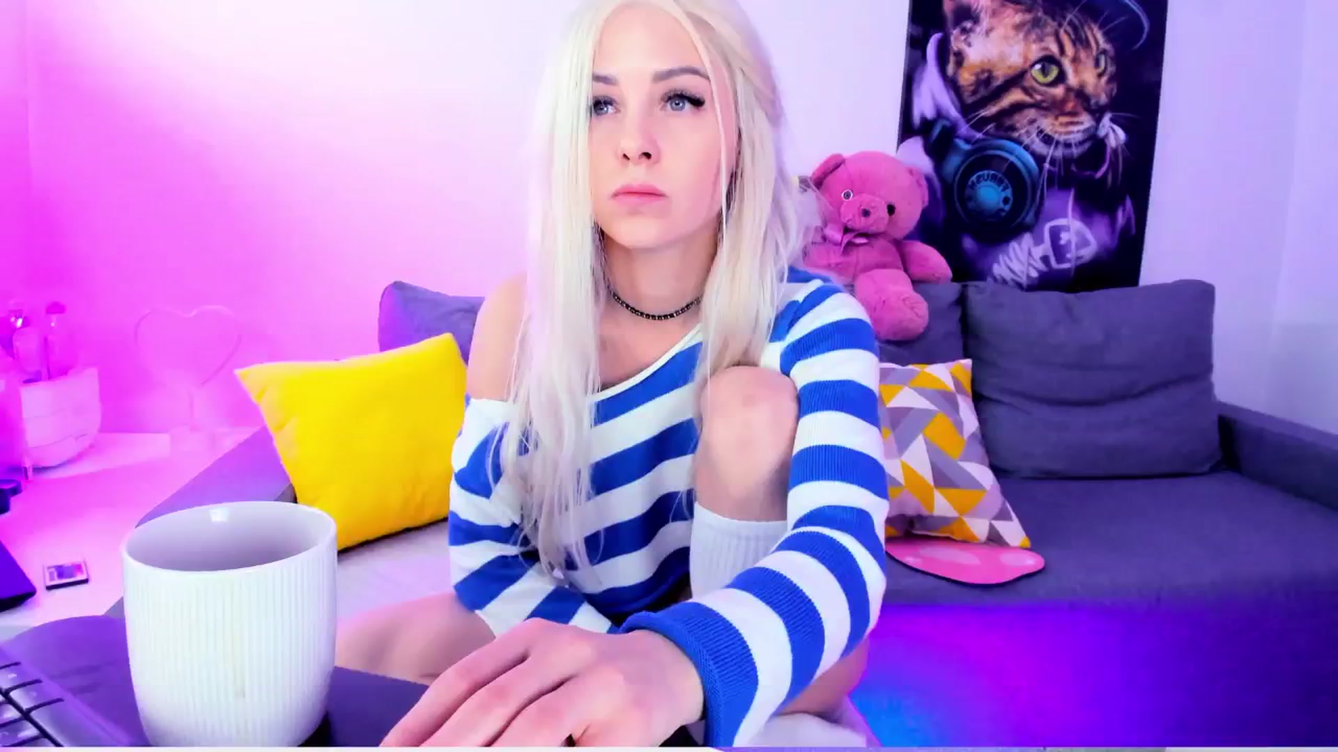 Gallery image thumbnail from Sunny__Sweet's myfreecams stream on, 10/16/2024, 04:42 image 9 of 20