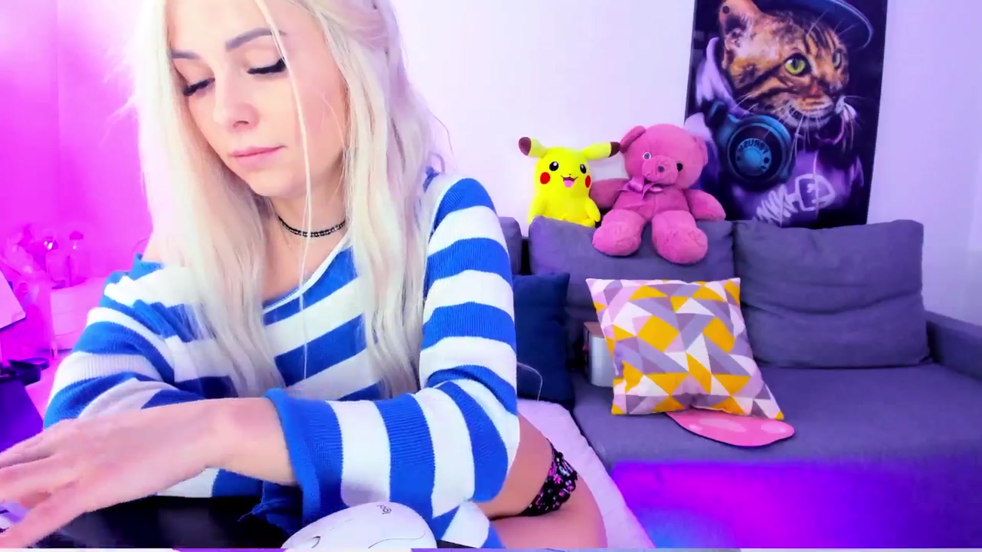 Gallery image thumbnail from Sunny__Sweet's myfreecams stream on, 10/16/2024, 05:47 image 7 of 20