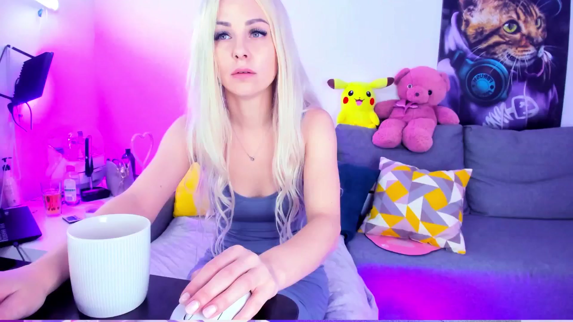 Gallery image thumbnail from Sunny__Sweet's myfreecams stream on, 11/19/2024, 04:01 image 1 of 20