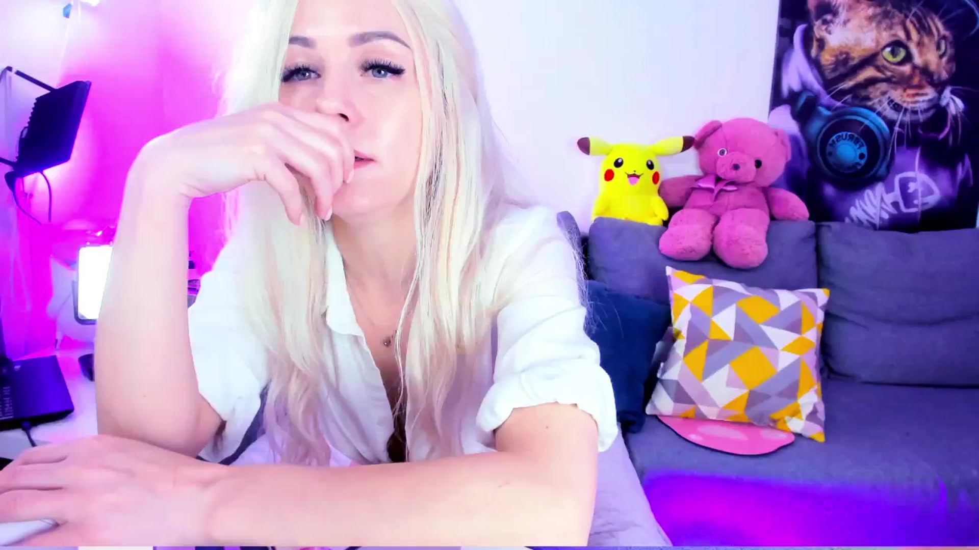 Gallery image thumbnail from Sunny__Sweet's myfreecams stream on, 11/20/2024, 04:59 image 6 of 20