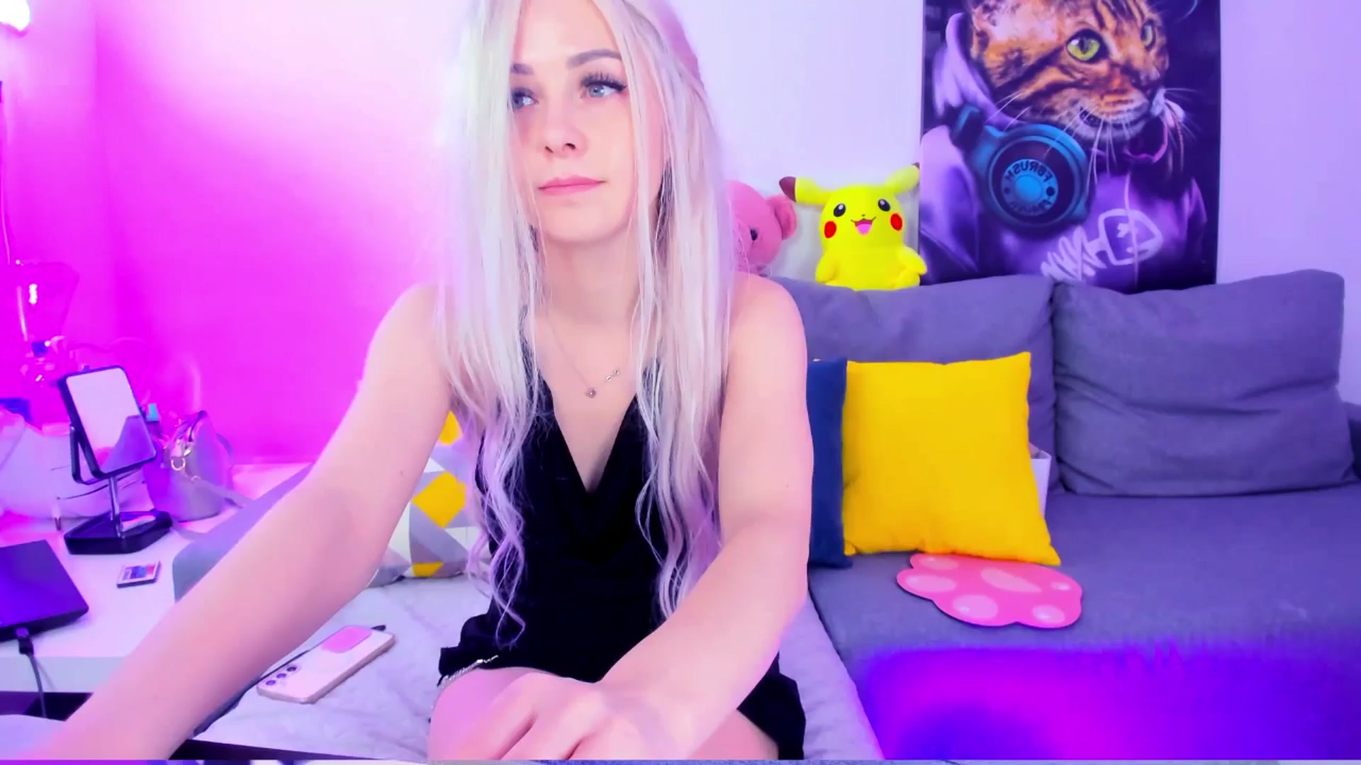 Gallery image thumbnail from Sunny__Sweet's myfreecams stream on, 12/10/2024, 04:42 image 2 of 20