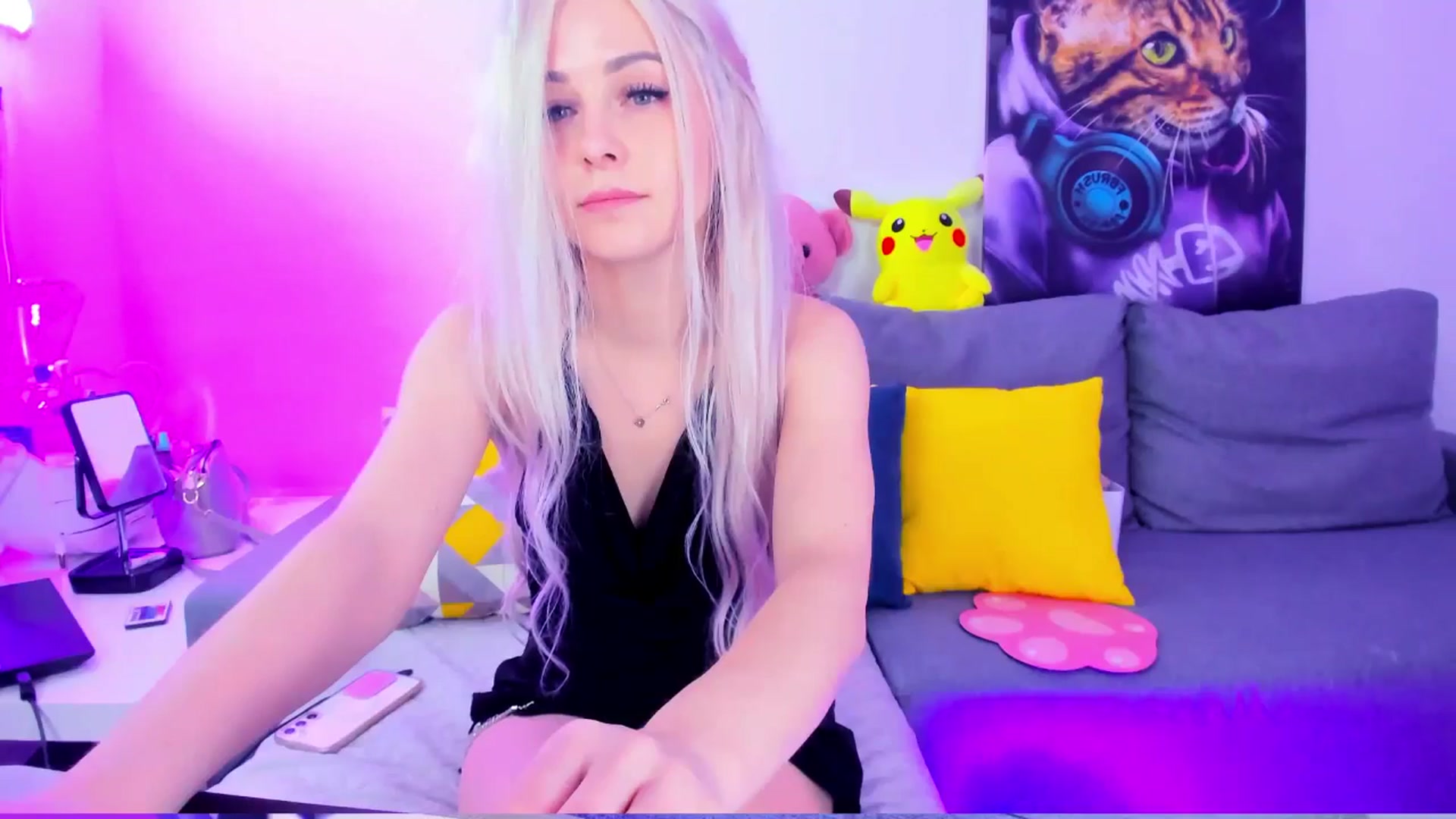 Gallery image thumbnail from Sunny__Sweet's myfreecams stream on, 12/10/2024, 04:42 image 3 of 20