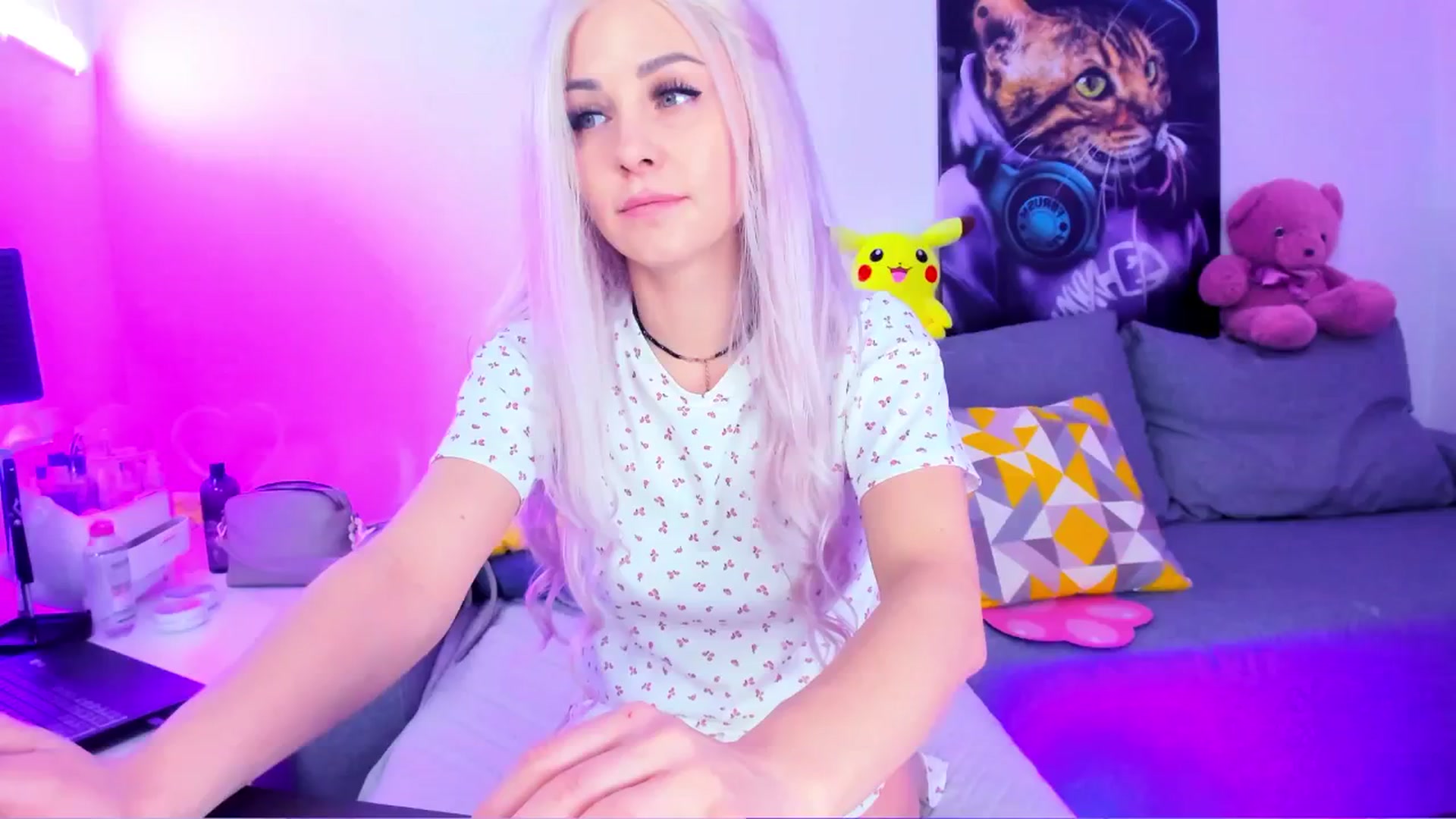 Gallery image thumbnail from Sunny__Sweet's myfreecams stream on, 02/17/2025, 04:26 image 5 of 20