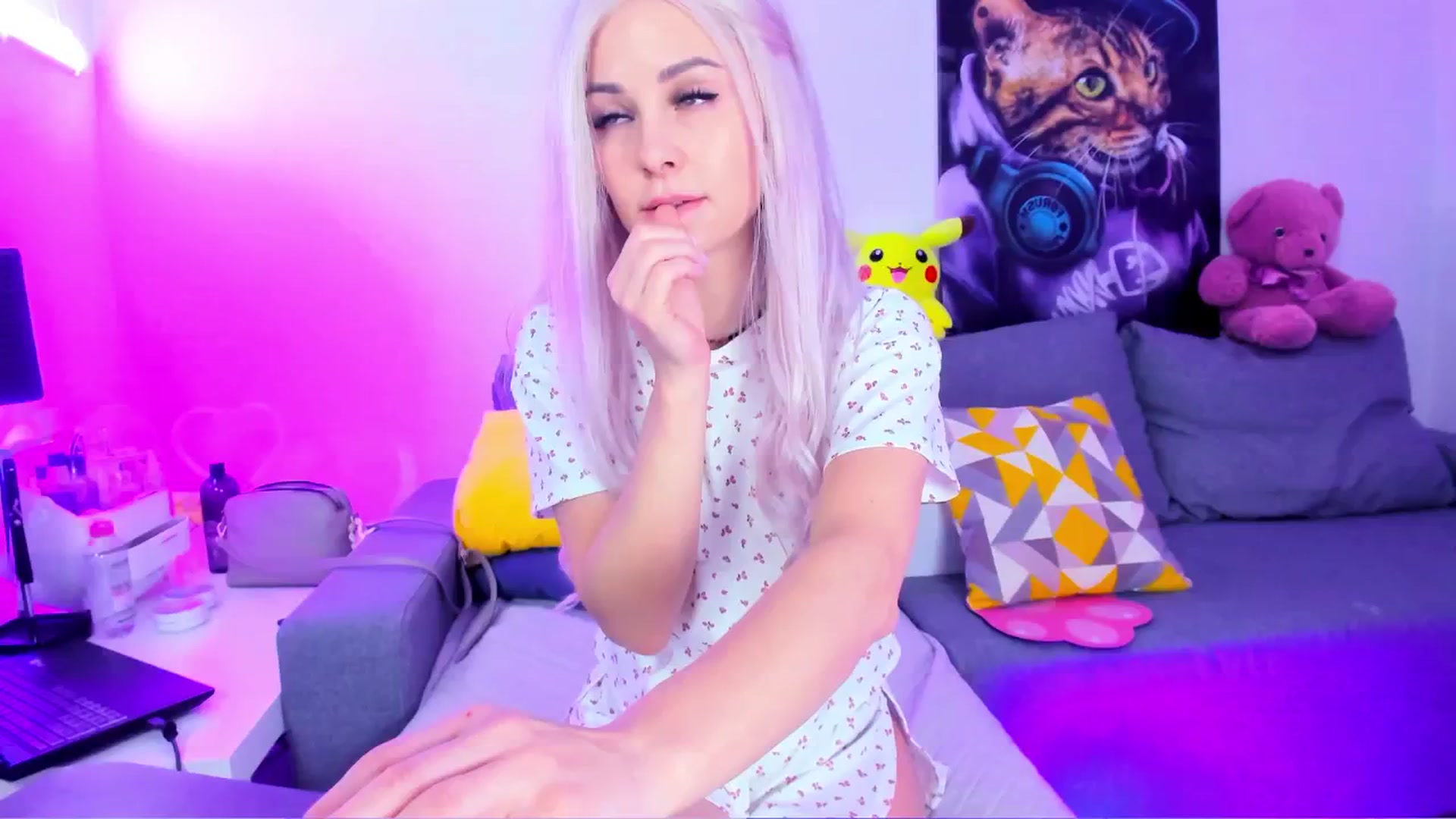 Gallery image thumbnail from Sunny__Sweet's myfreecams stream on, 02/17/2025, 04:26 image 4 of 20