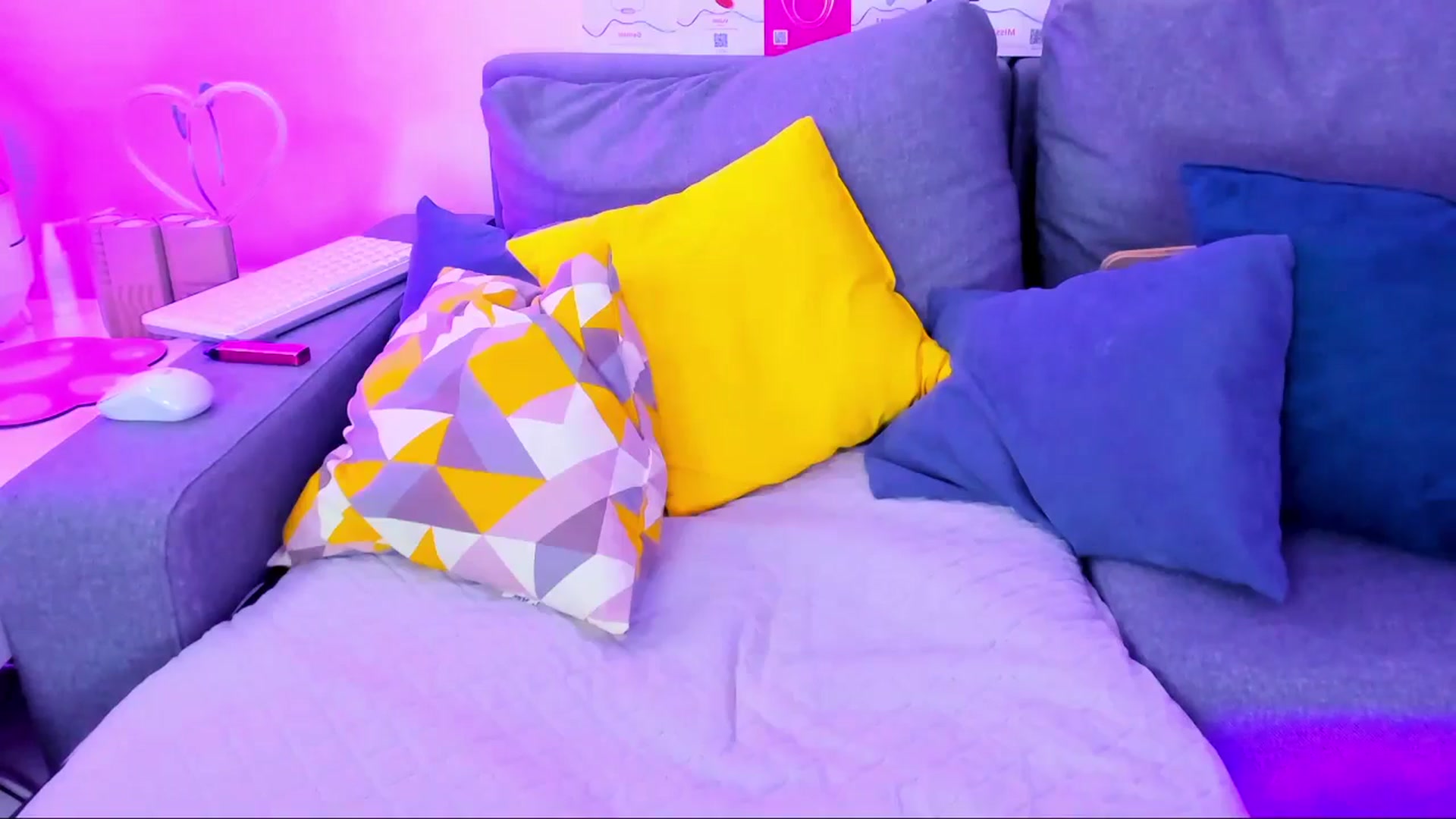 Gallery image thumbnail from Sunny__Sweet's myfreecams stream on, 04/22/2025, 04:58 image 4 of 20