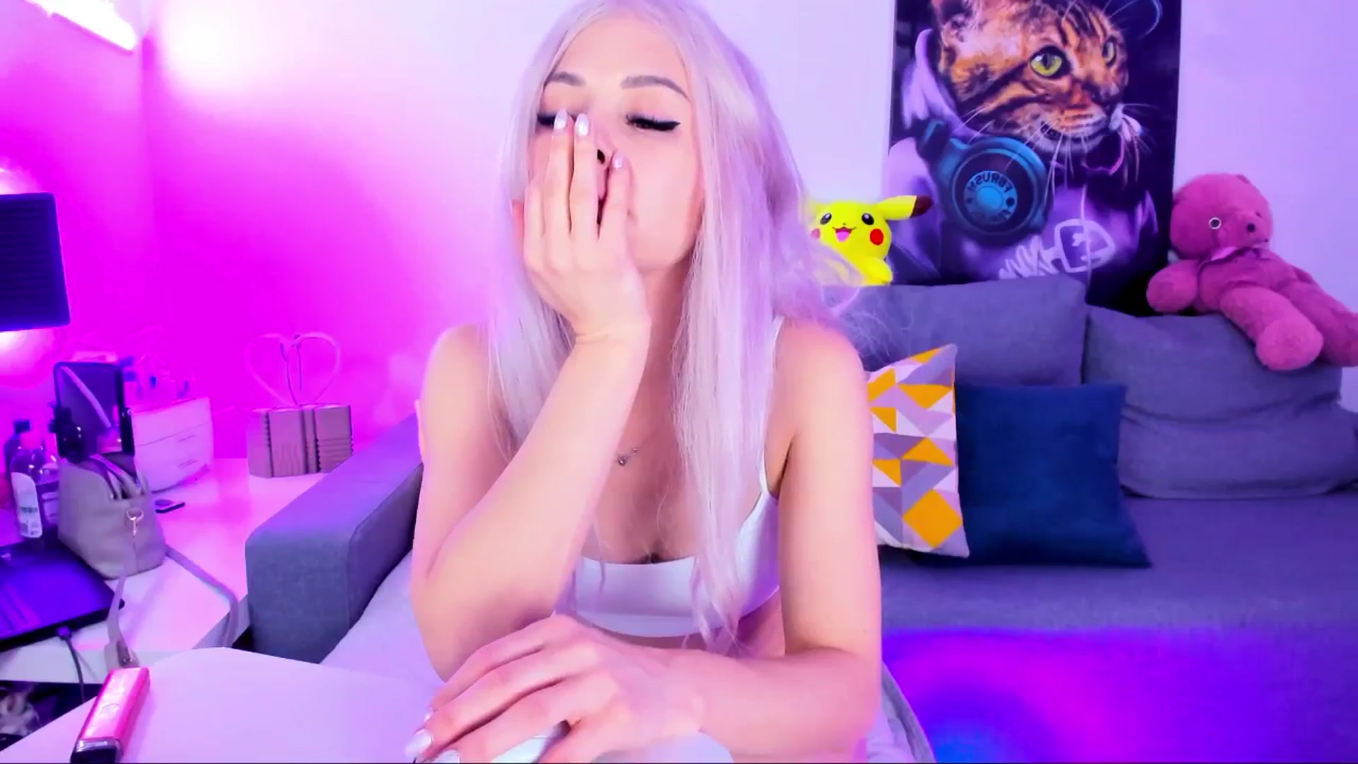 Gallery image thumbnail from Sunny__Sweet's myfreecams stream on, 04/23/2025, 06:23 image 18 of 20