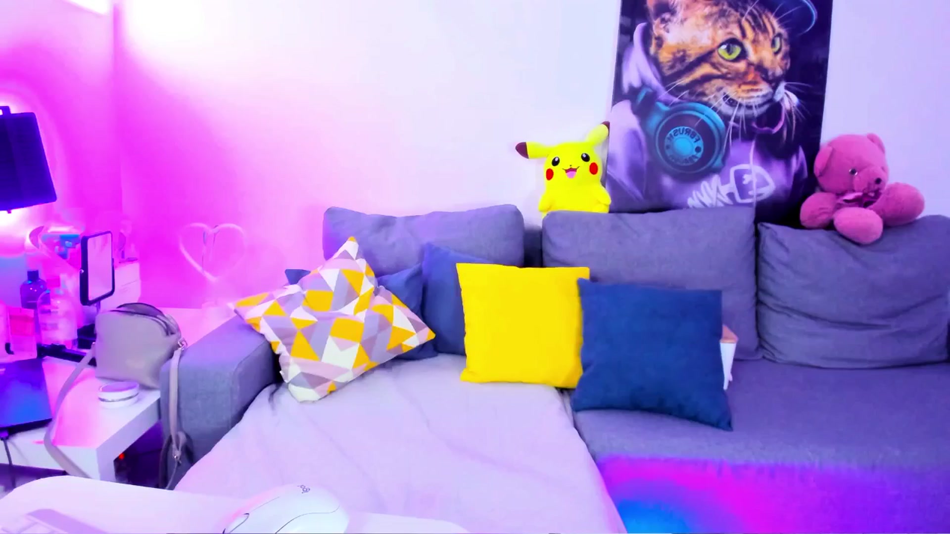 Gallery image thumbnail from Sunny__Sweet's myfreecams stream on, 05/13/2025, 04:45 image 17 of 20