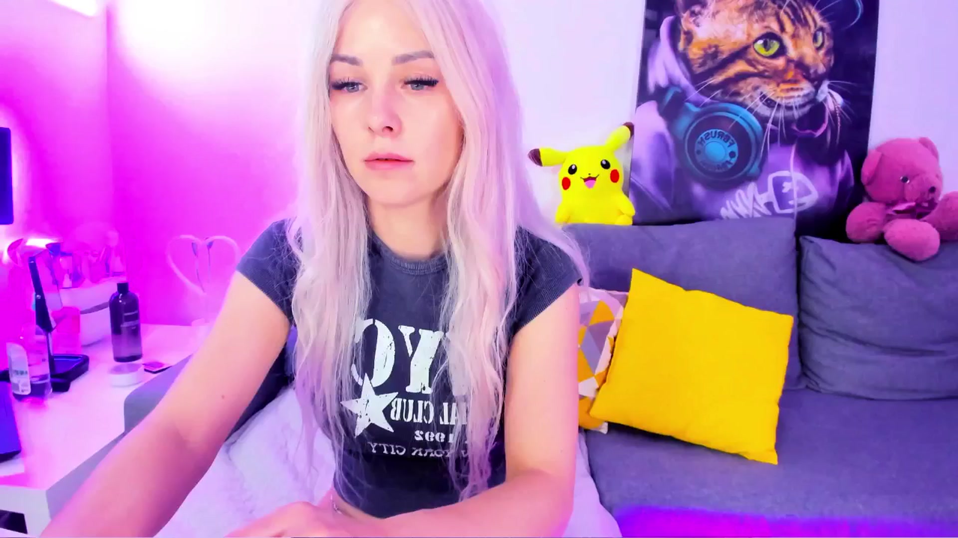 Gallery image thumbnail from Sunny__Sweet's myfreecams stream on, 05/16/2025, 04:51 image 15 of 20