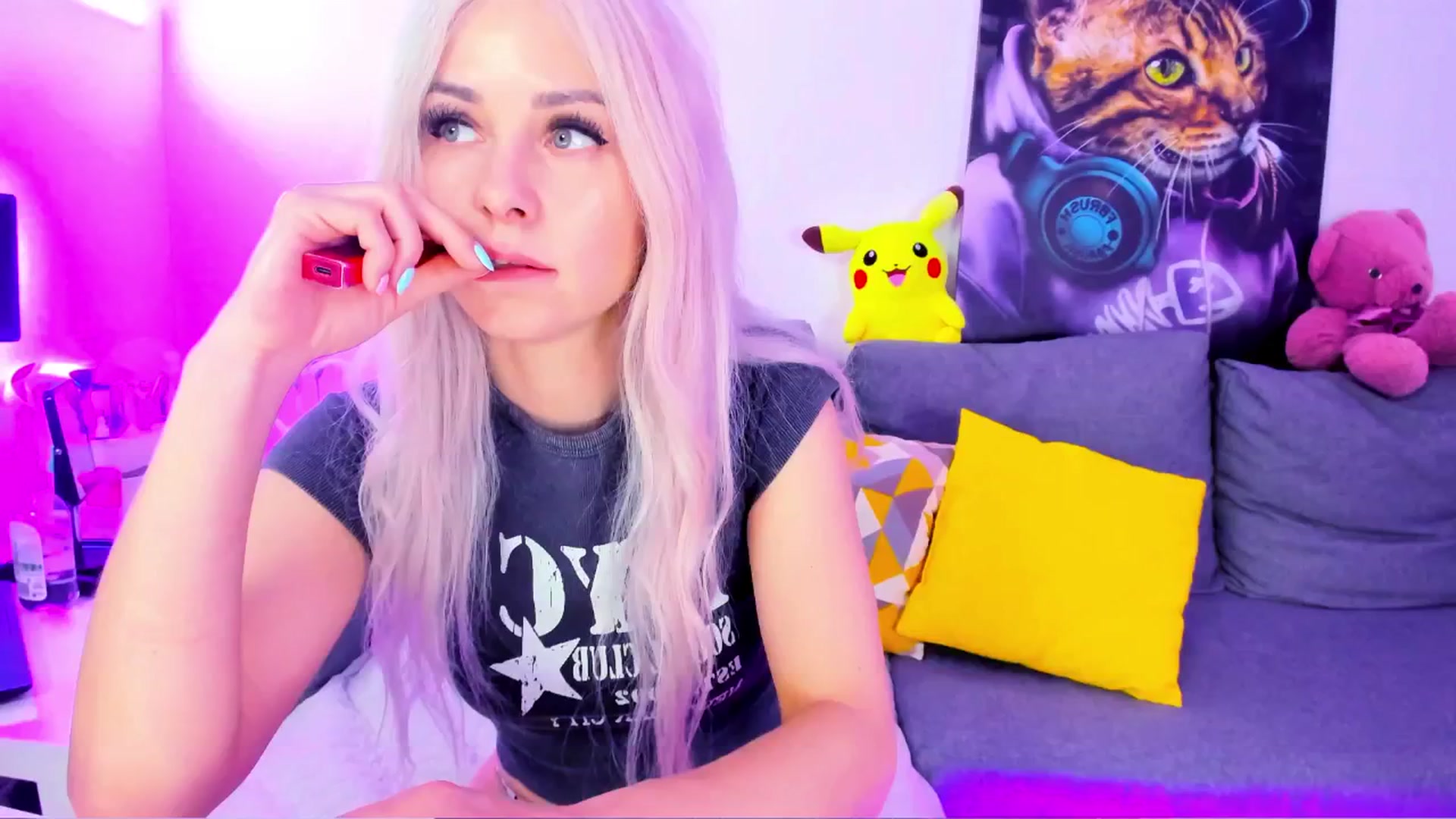 Gallery image thumbnail from Sunny__Sweet's myfreecams stream on, 05/16/2025, 04:51 image 13 of 20