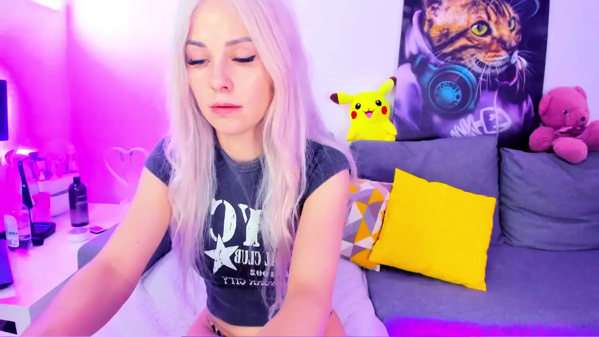Gallery image thumbnail from Sunny__Sweet's myfreecams stream on, 05/16/2025, 04:51 image 16 of 20