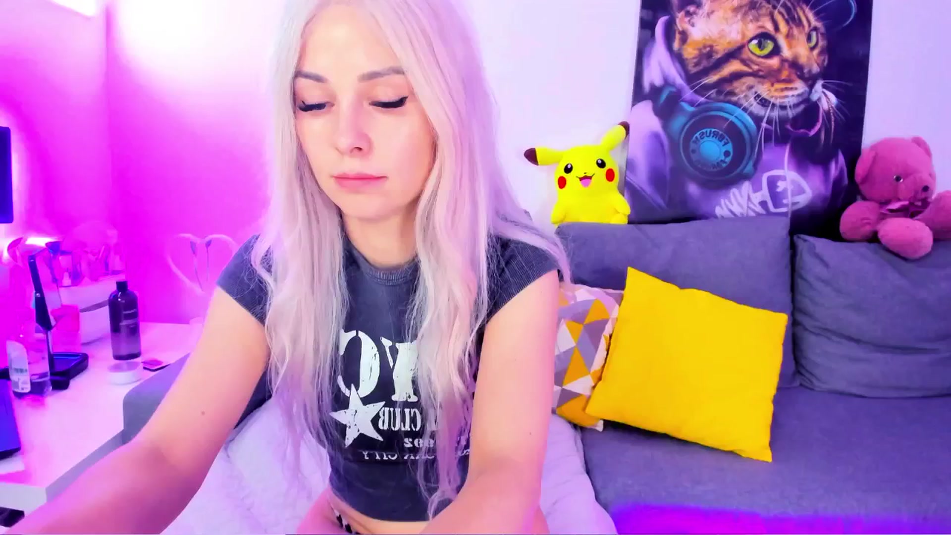 Gallery image thumbnail from Sunny__Sweet's myfreecams stream on, 05/16/2025, 04:51 image 12 of 20