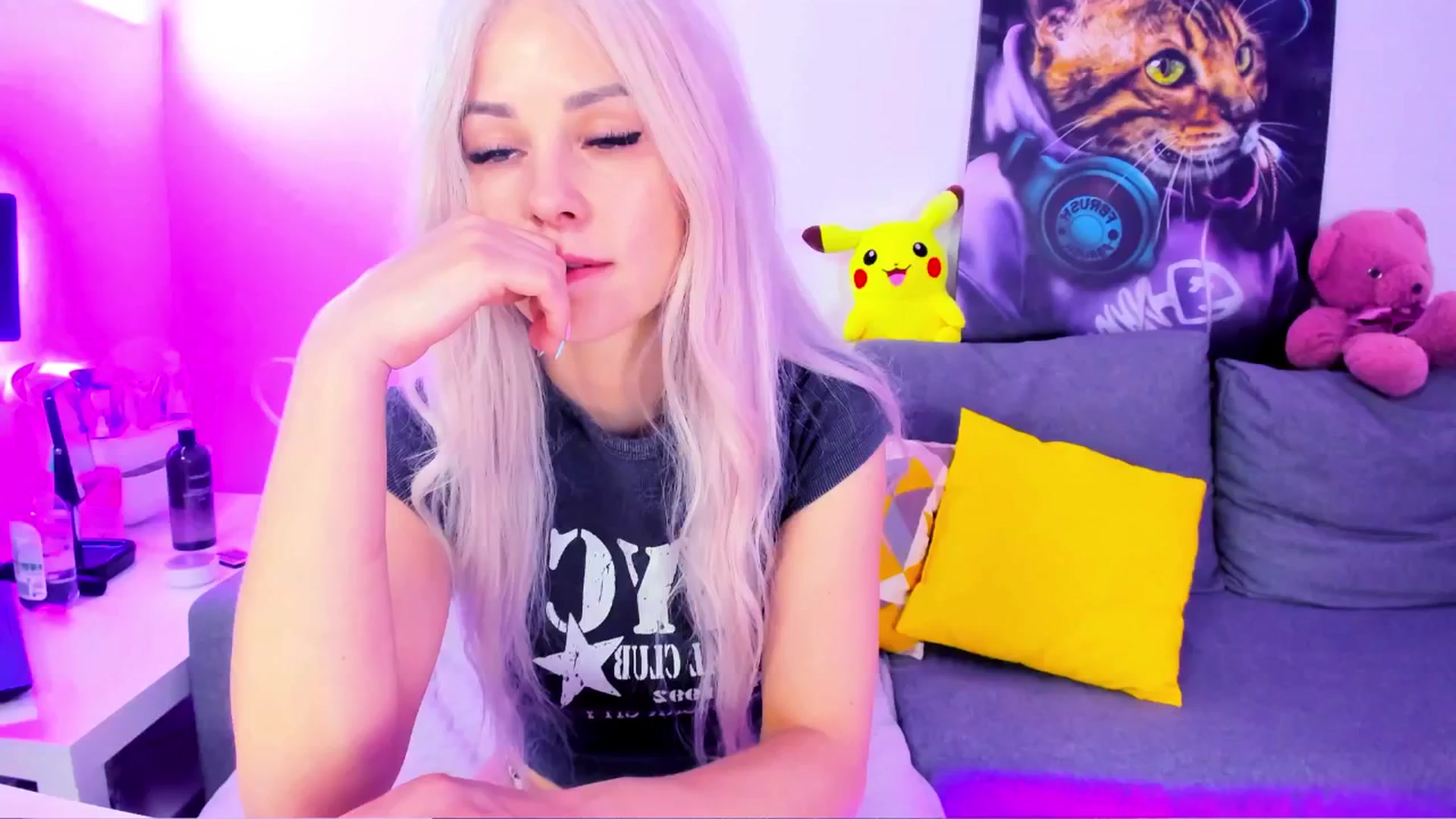 Gallery image thumbnail from Sunny__Sweet's myfreecams stream on, 05/16/2025, 04:51 image 3 of 20