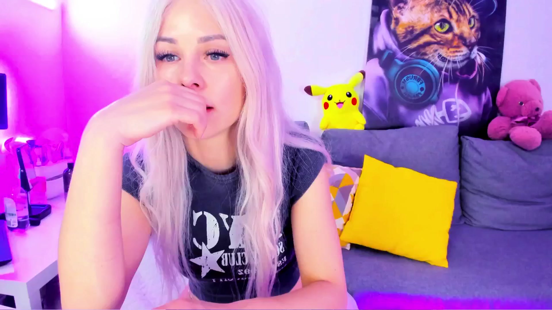 Gallery image thumbnail from Sunny__Sweet's myfreecams stream on, 05/16/2025, 04:51 image 14 of 20