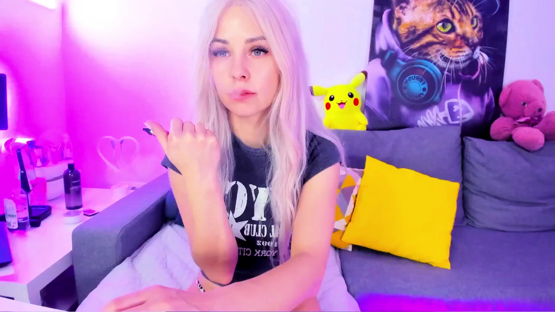 Gallery image thumbnail from Sunny__Sweet's myfreecams stream on, 05/16/2025, 04:51 image 1 of 20