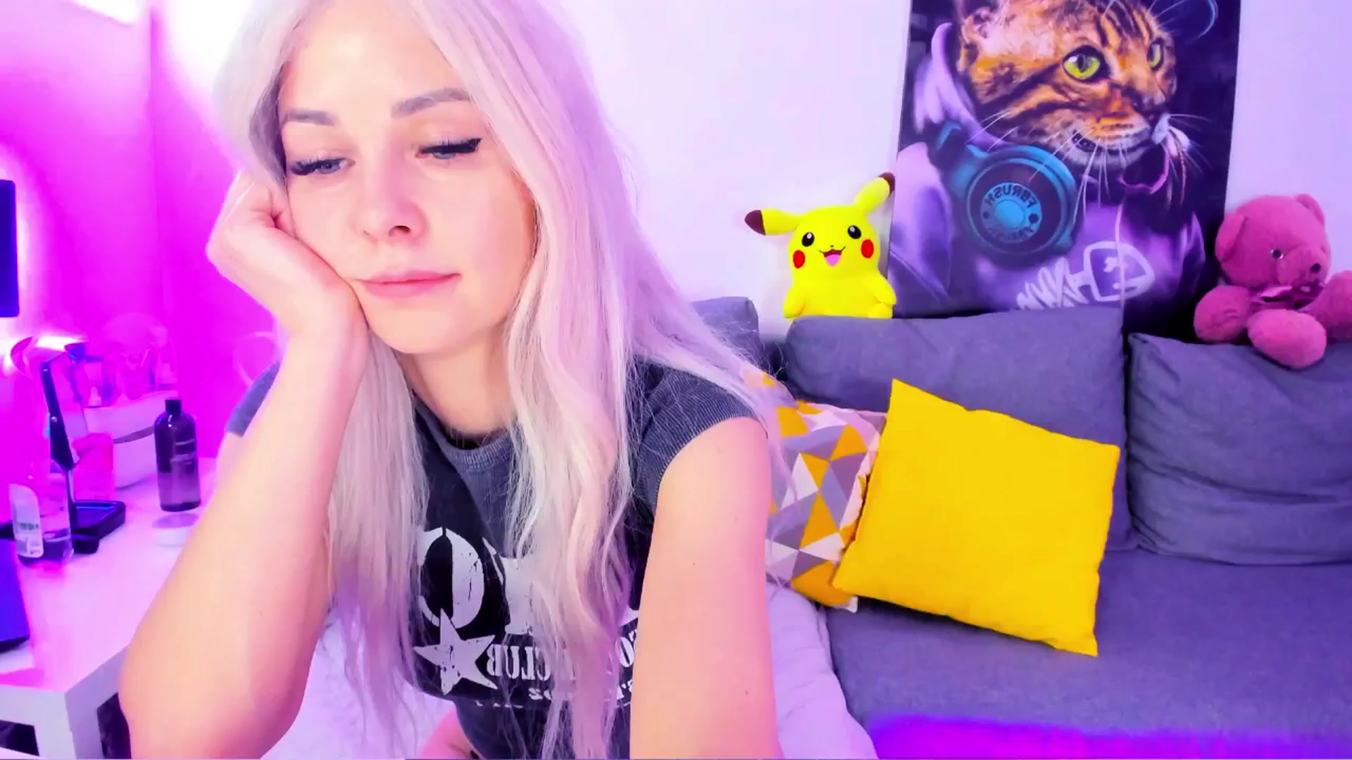 Gallery image thumbnail from Sunny__Sweet's myfreecams stream on, 05/16/2025, 04:51 image 19 of 20