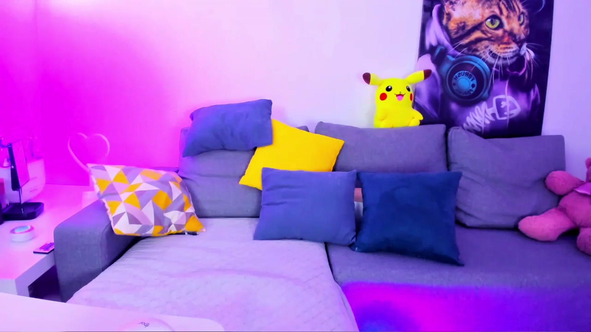 Gallery image thumbnail from Sunny__Sweet's myfreecams stream on, 05/19/2025, 05:29 image 6 of 20