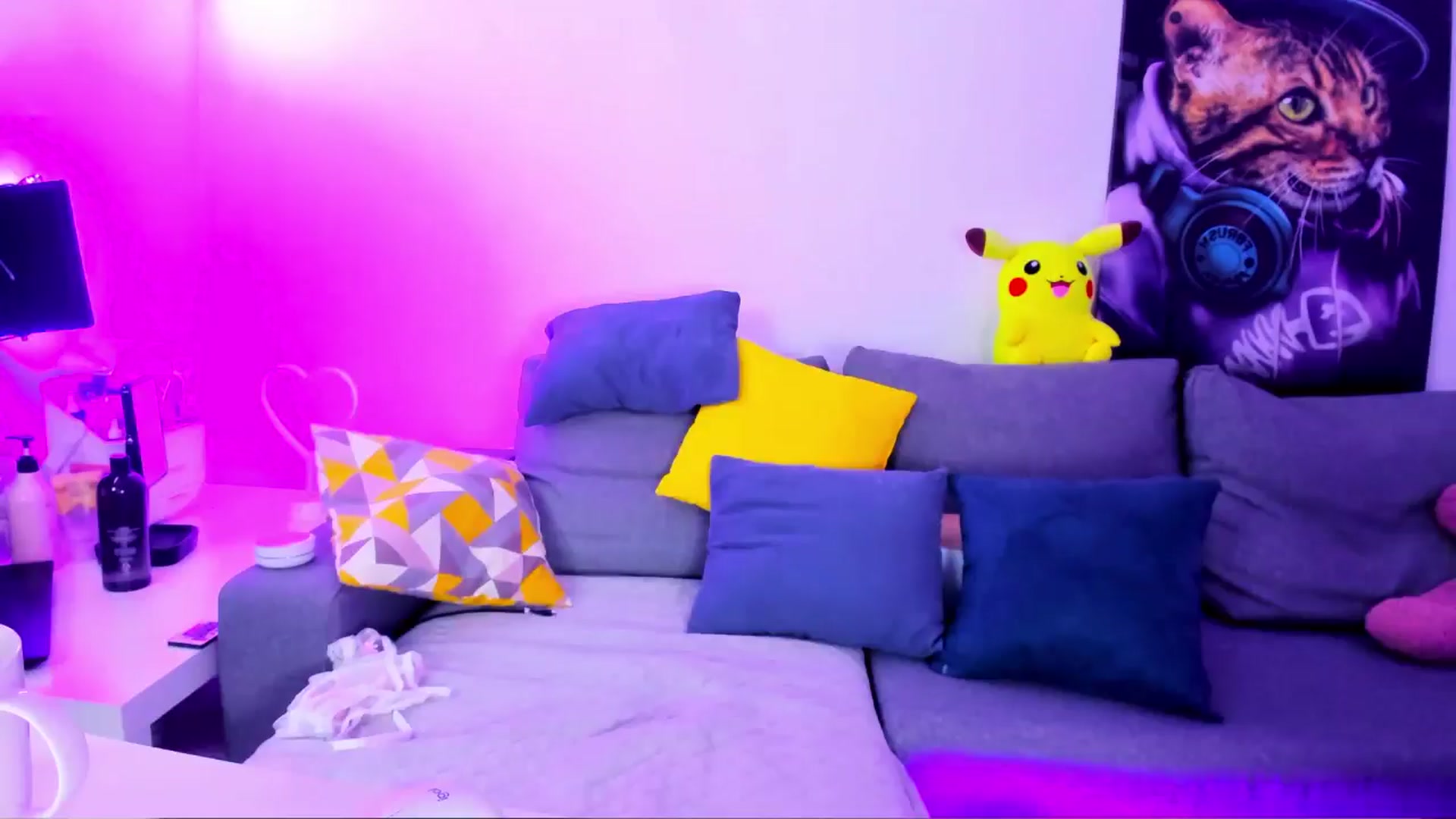 Gallery image thumbnail from Sunny__Sweet's myfreecams stream on, 05/19/2025, 05:29 image 1 of 20