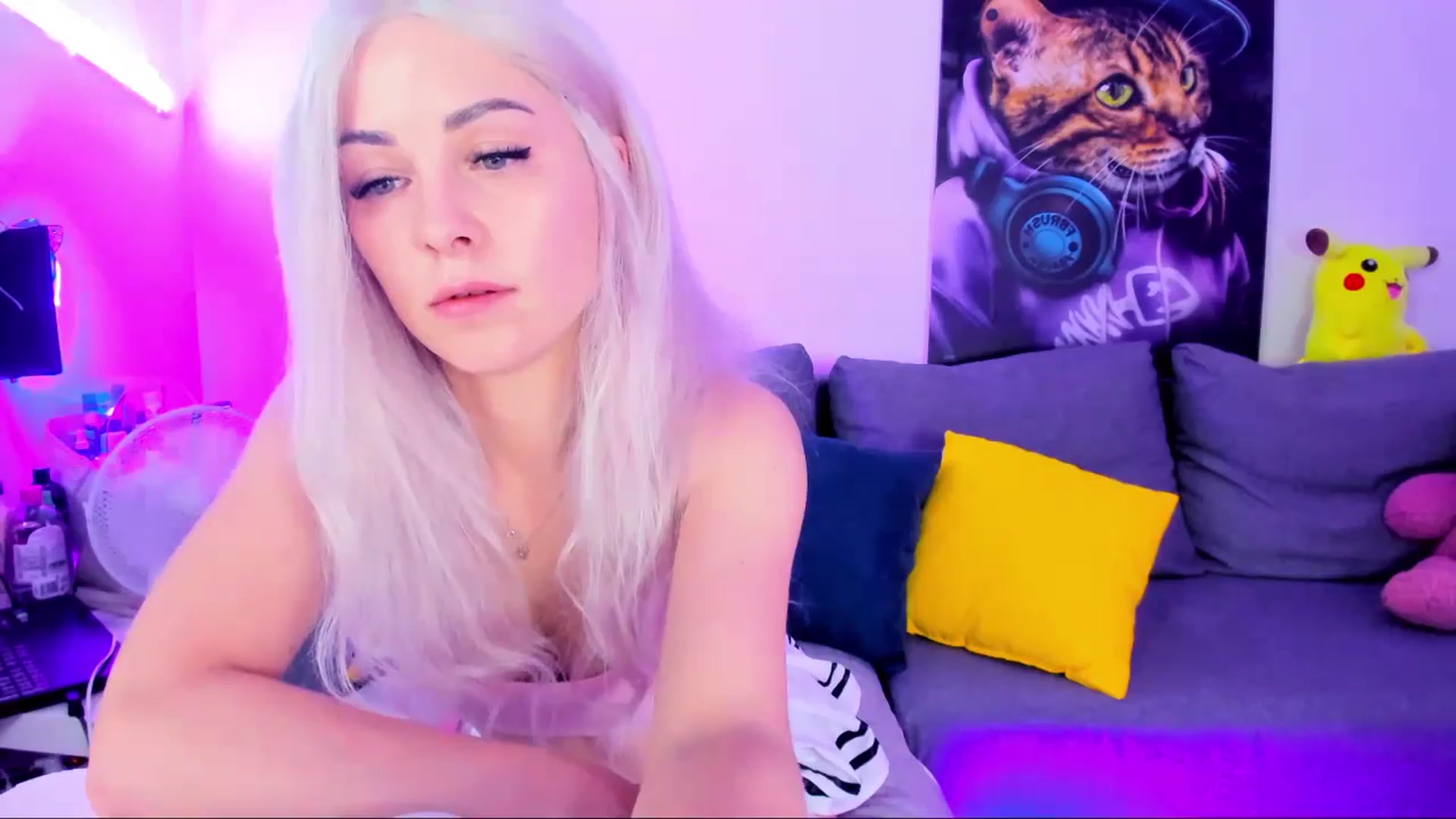 Gallery image thumbnail from Sunny__Sweet's myfreecams stream on, 06/03/2025, 04:42 image 6 of 20