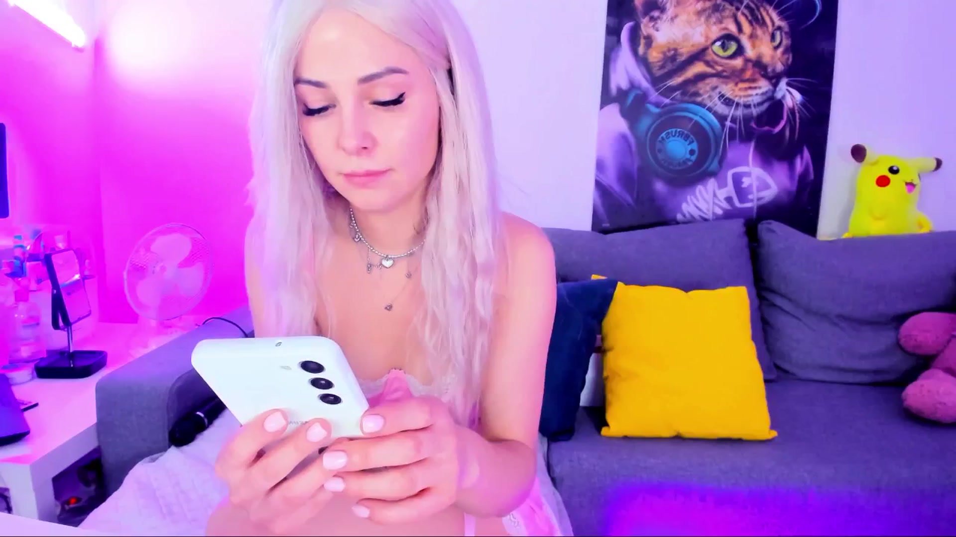 Gallery image thumbnail from Sunny__Sweet's myfreecams stream on, 06/06/2025, 06:01 image 9 of 20