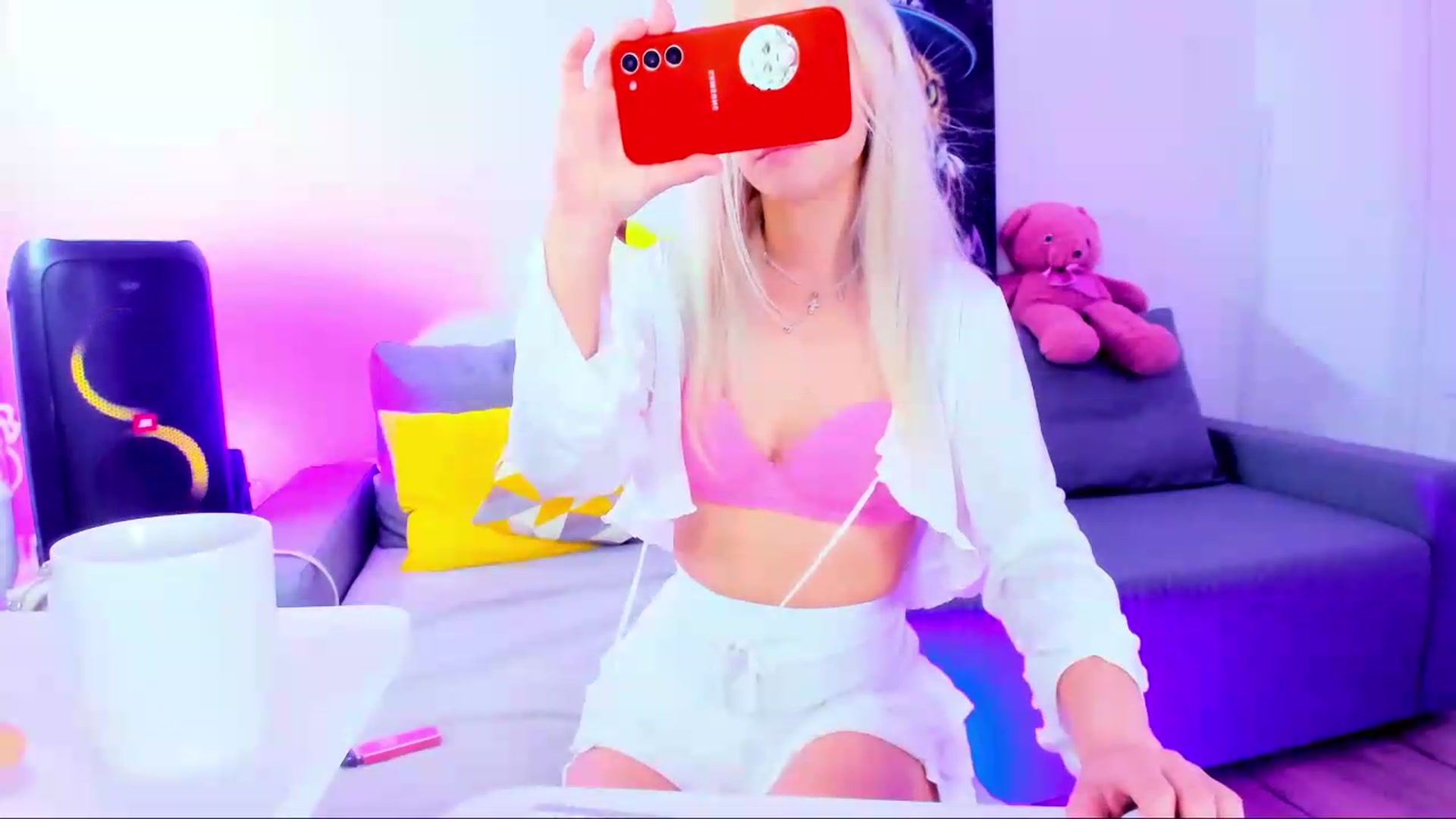 Gallery image thumbnail from Sunny__Sweet's myfreecams stream on, 08/05/2026, 03:56 image 17 of 20