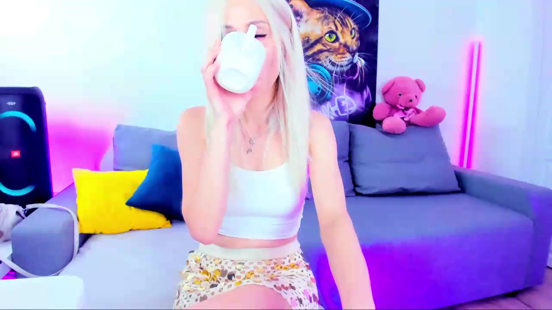 Gallery image thumbnail from Sunny__Sweet's myfreecams stream on, 08/18/2026, 05:51 image 4 of 20