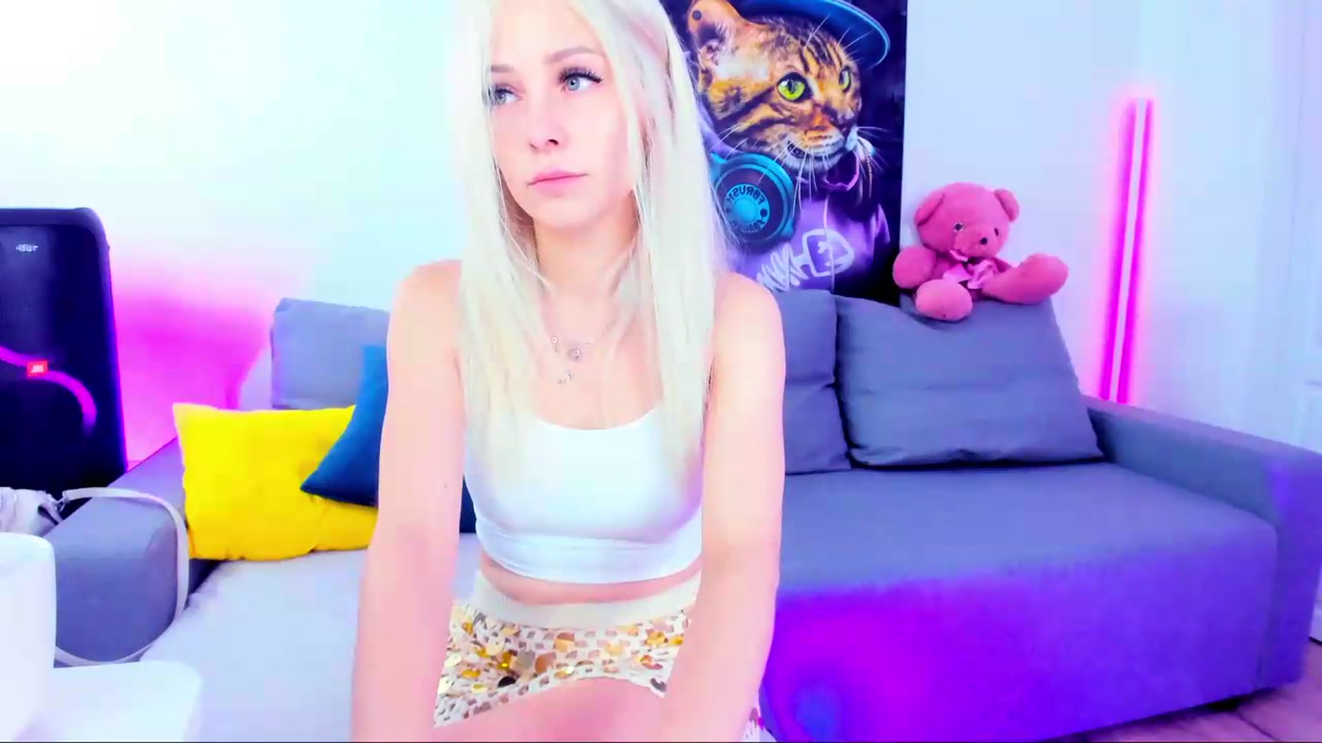 Gallery image thumbnail from Sunny__Sweet's myfreecams stream on, 08/18/2026, 05:51 image 3 of 20