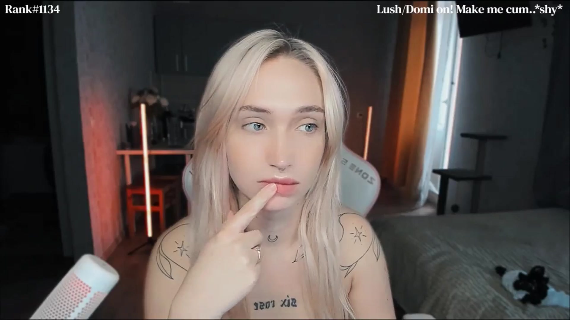 Gallery image thumbnail from Sunny_xoxo's myfreecams stream on, 08/20/2024, 07:12 image 4 of 20
