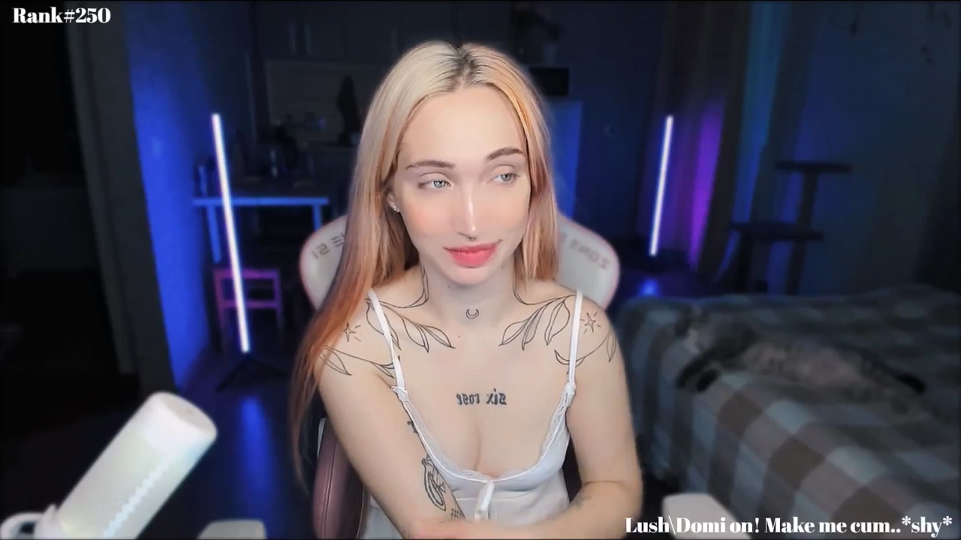 Gallery image thumbnail from Sunny_xoxo's myfreecams stream on, 10/21/2024, 01:17 image 19 of 20