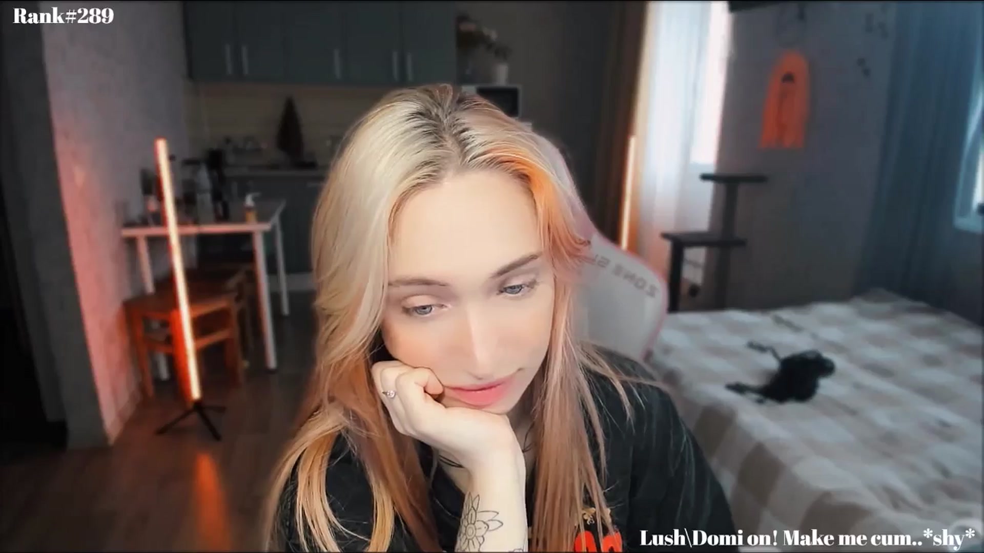 Gallery image thumbnail from Sunny_xoxo's myfreecams stream on, 10/24/2024, 04:35 image 4 of 20